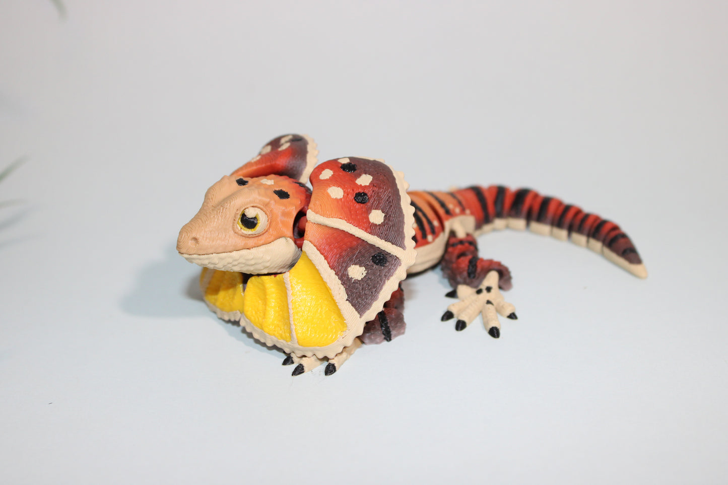 Flexi Frilled-Neck Lizard 3D Printed Articulated Flexi Fidget Figurine - Wonderland 3D Printing