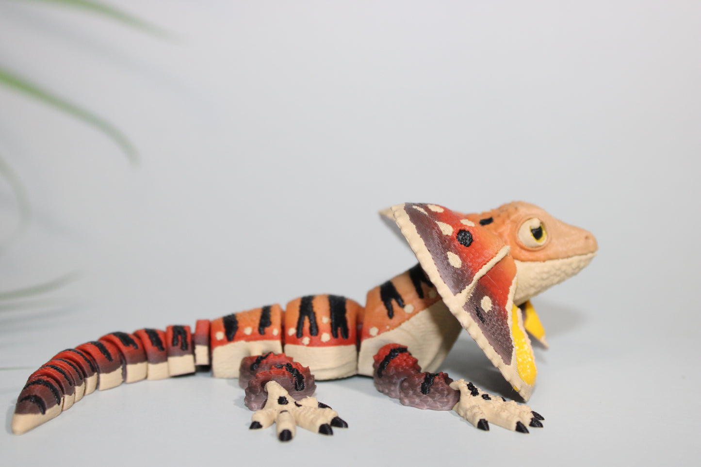 Flexi Frilled-Neck Lizard 3D Printed Articulated Flexi Fidget Figurine - Wonderland 3D Printing