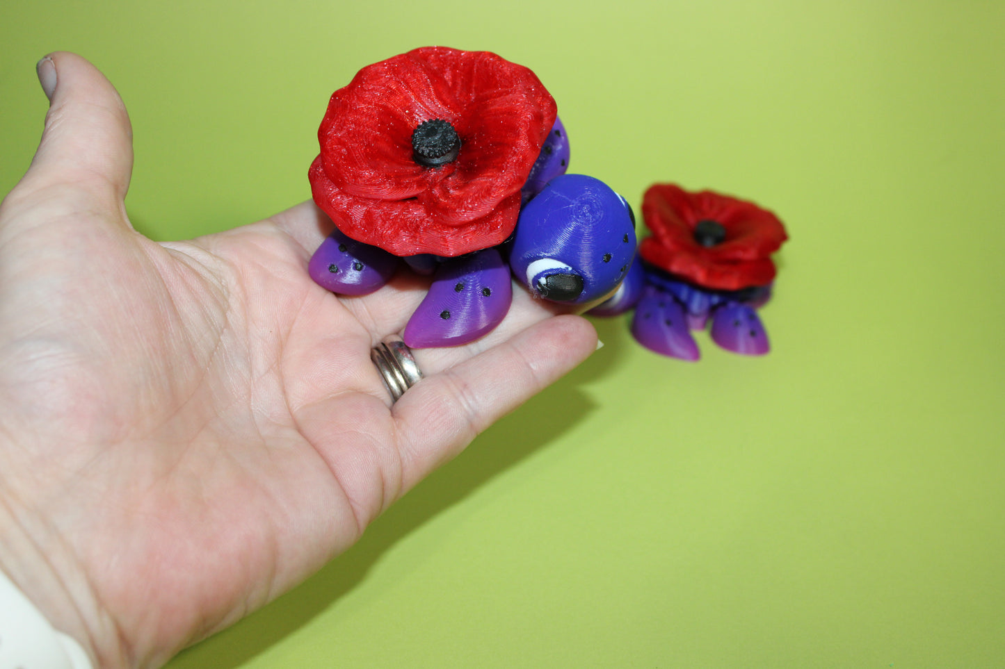 Remembrance Turtle/Poppy Turtle: 3 inches-Full Color 3D Printed Articulated Fidget Toy - Wonderland 3D Printing