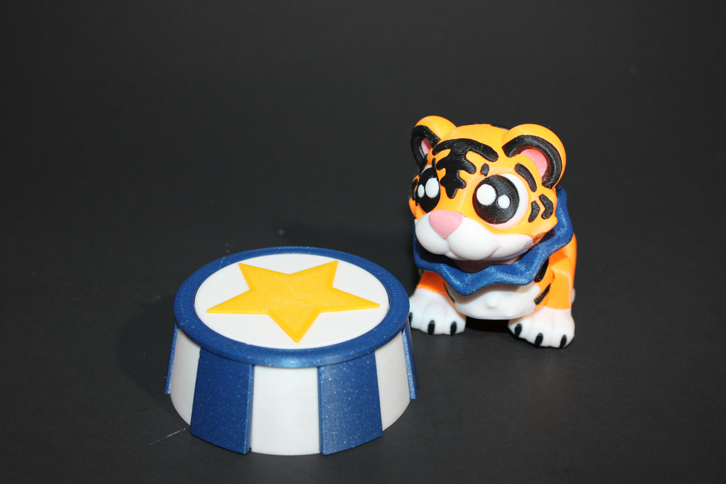 Flexi Circus Tiger 2.75 tall x 5 inches long with Prop Options: 3D Printed Fidget Toy - Wonderland 3D Printing