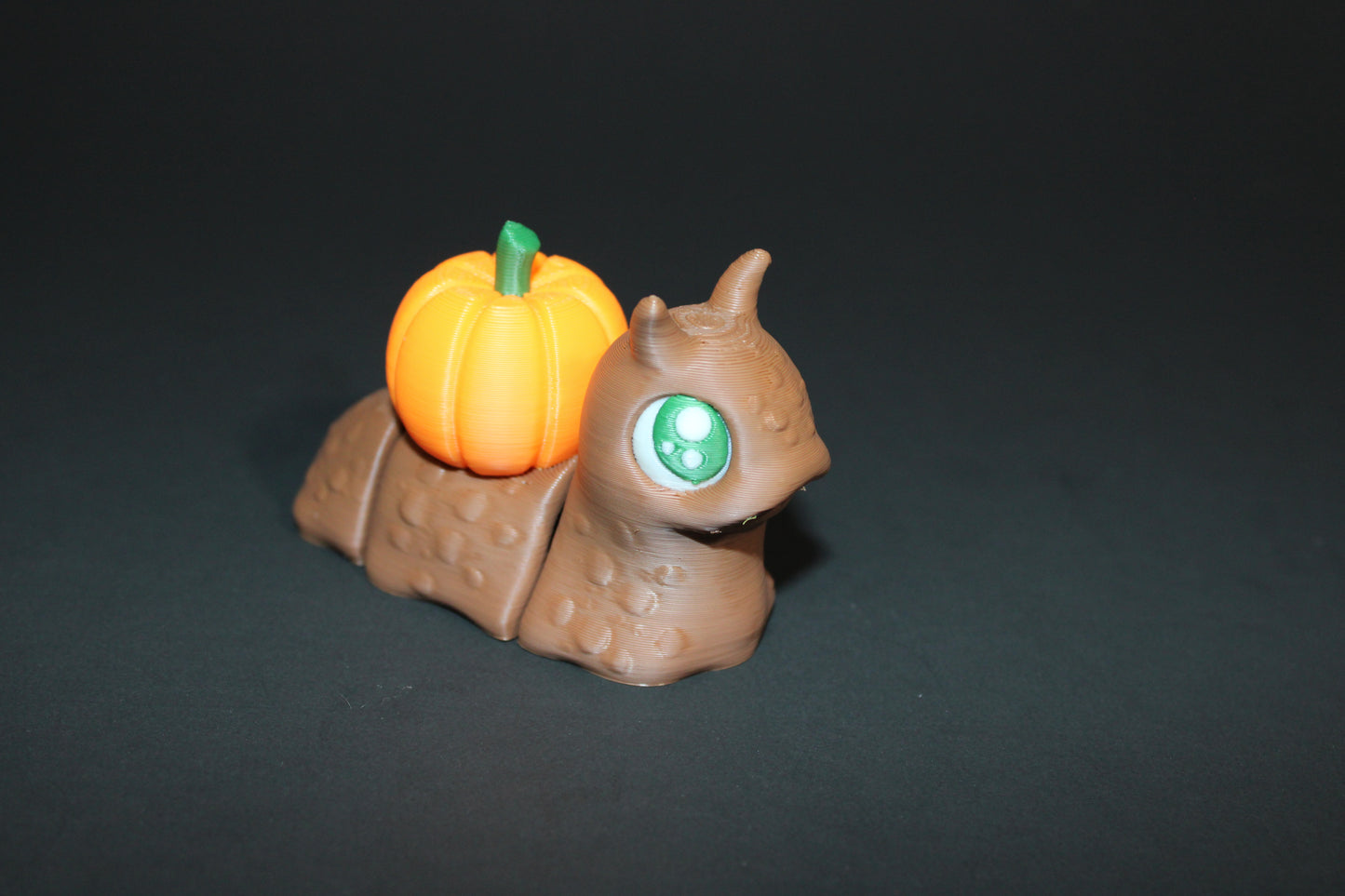 Spooky Snails all 3 included- 3D Printed Fidget Toy. 1 Pumpkin, 1 Cauldron, and 1 Skull - Wonderland 3D Printing