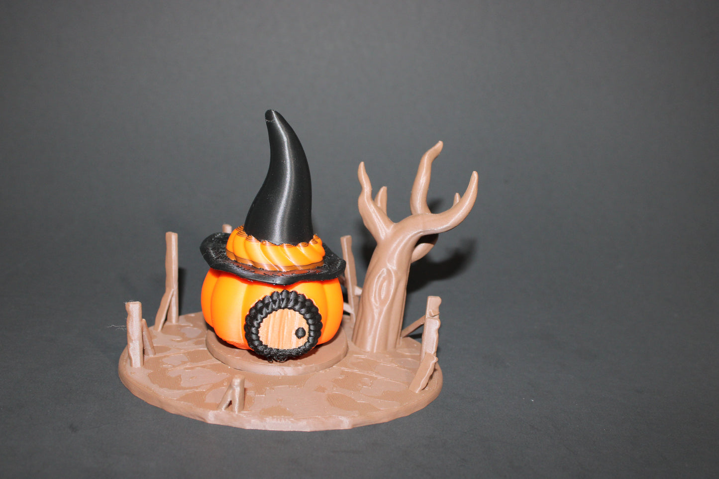 Pumpkin Hut Comes with 1 Mini Halloween themed-3.5 inches tall by 5 inches Wide-Full Color 3D Printed - Wonderland 3D Printing