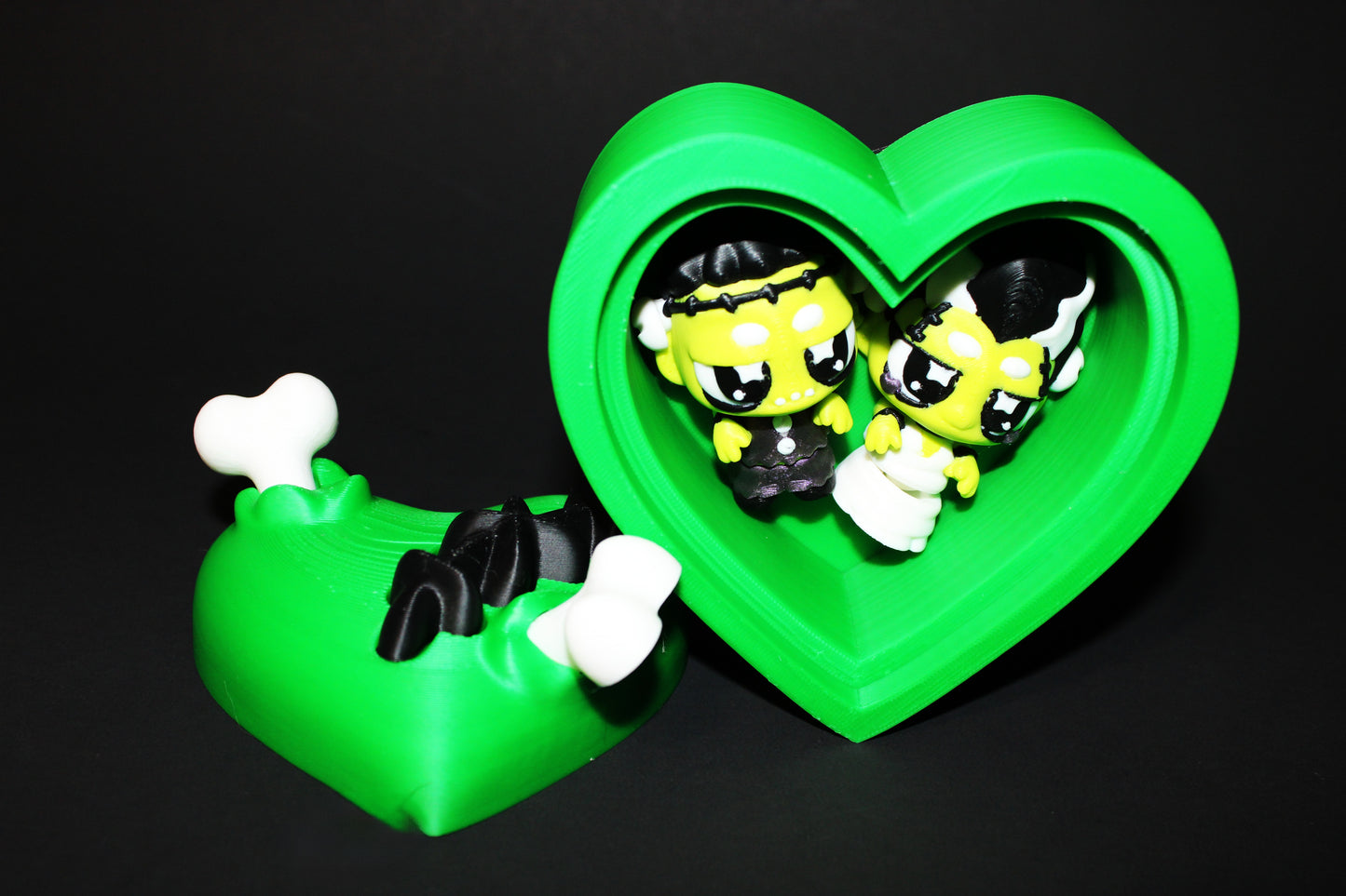 3D Printed Flexi Frankenstein and Bride with Heart Container - Wonderland 3D Printing