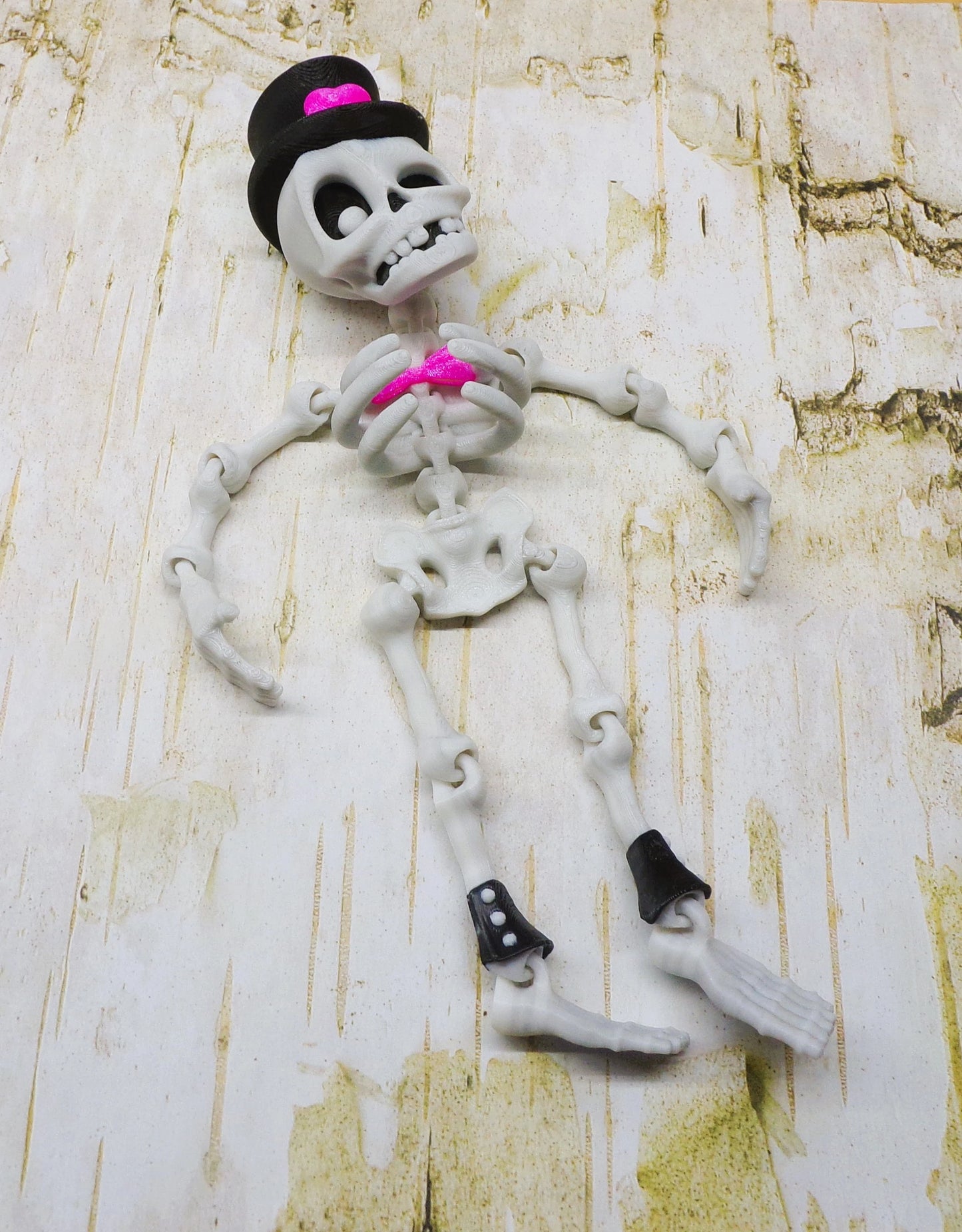 Dapper Skeleton (comes with custom stand) - Wonderland 3D Printing