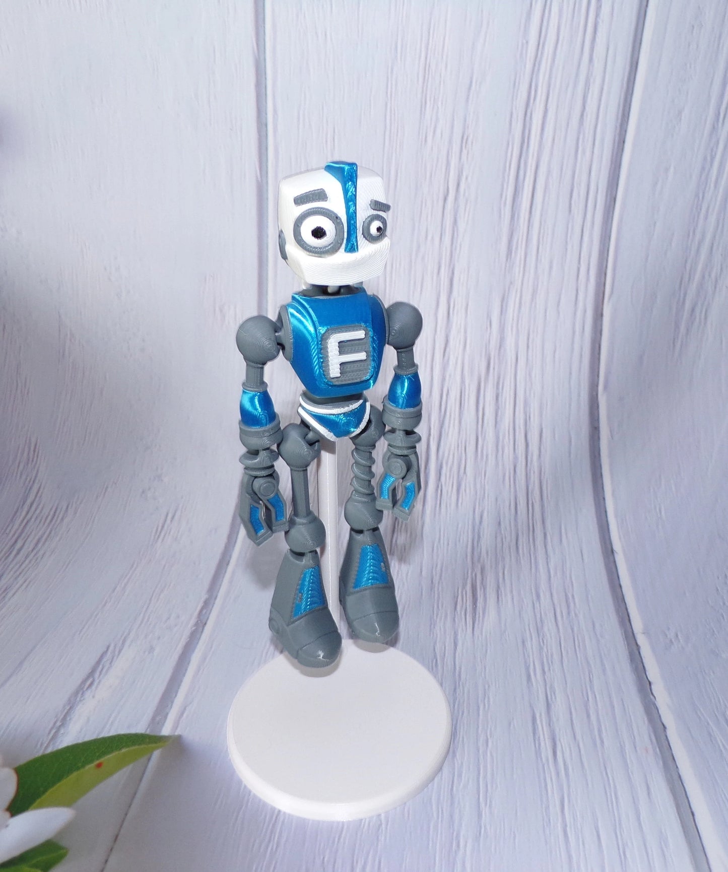 Robot: 3d Printed Articulated Robot with Custom Stand - Wonderland 3D Printing