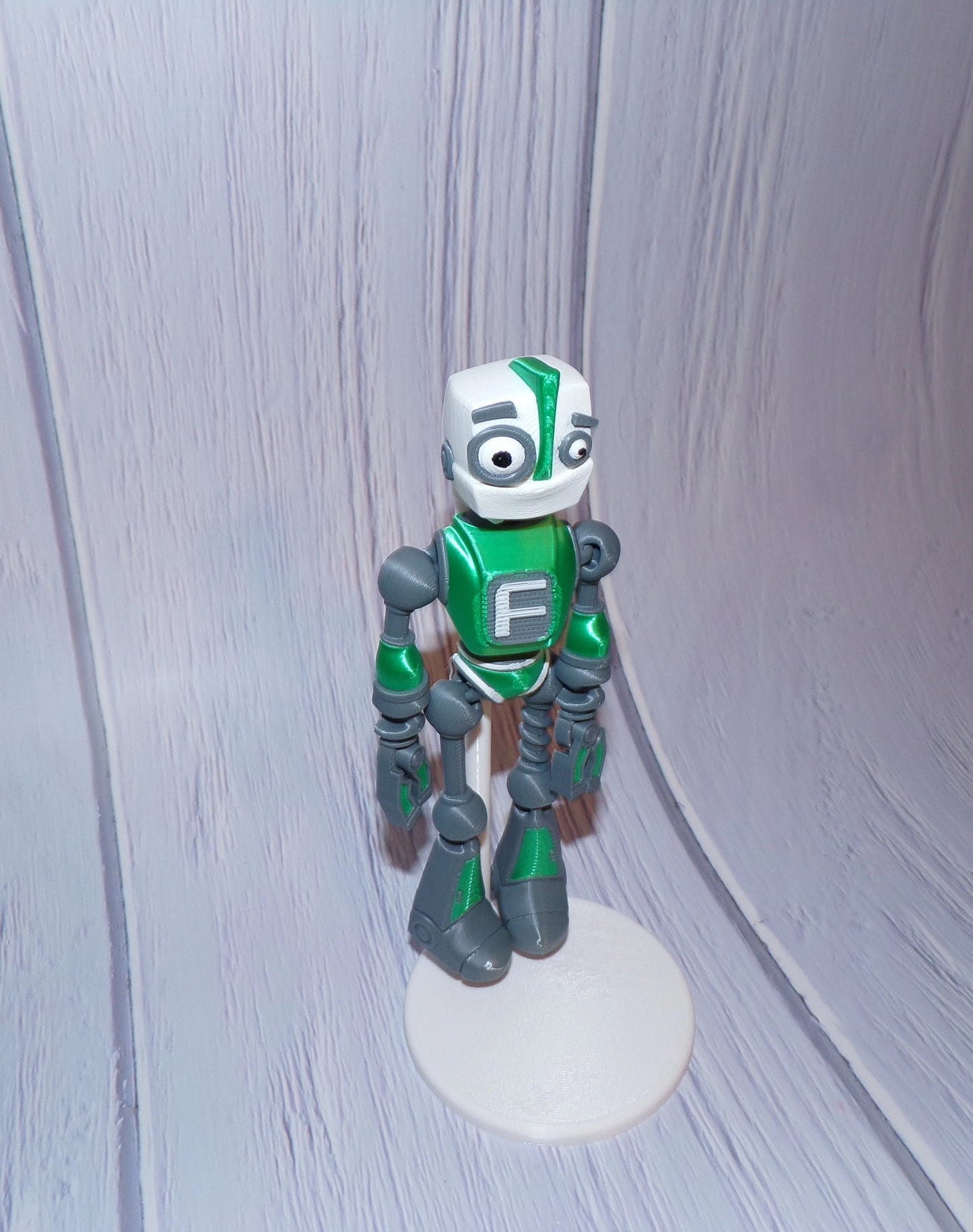 Robot: 3d Printed Articulated Robot with Custom Stand - Wonderland 3D Printing