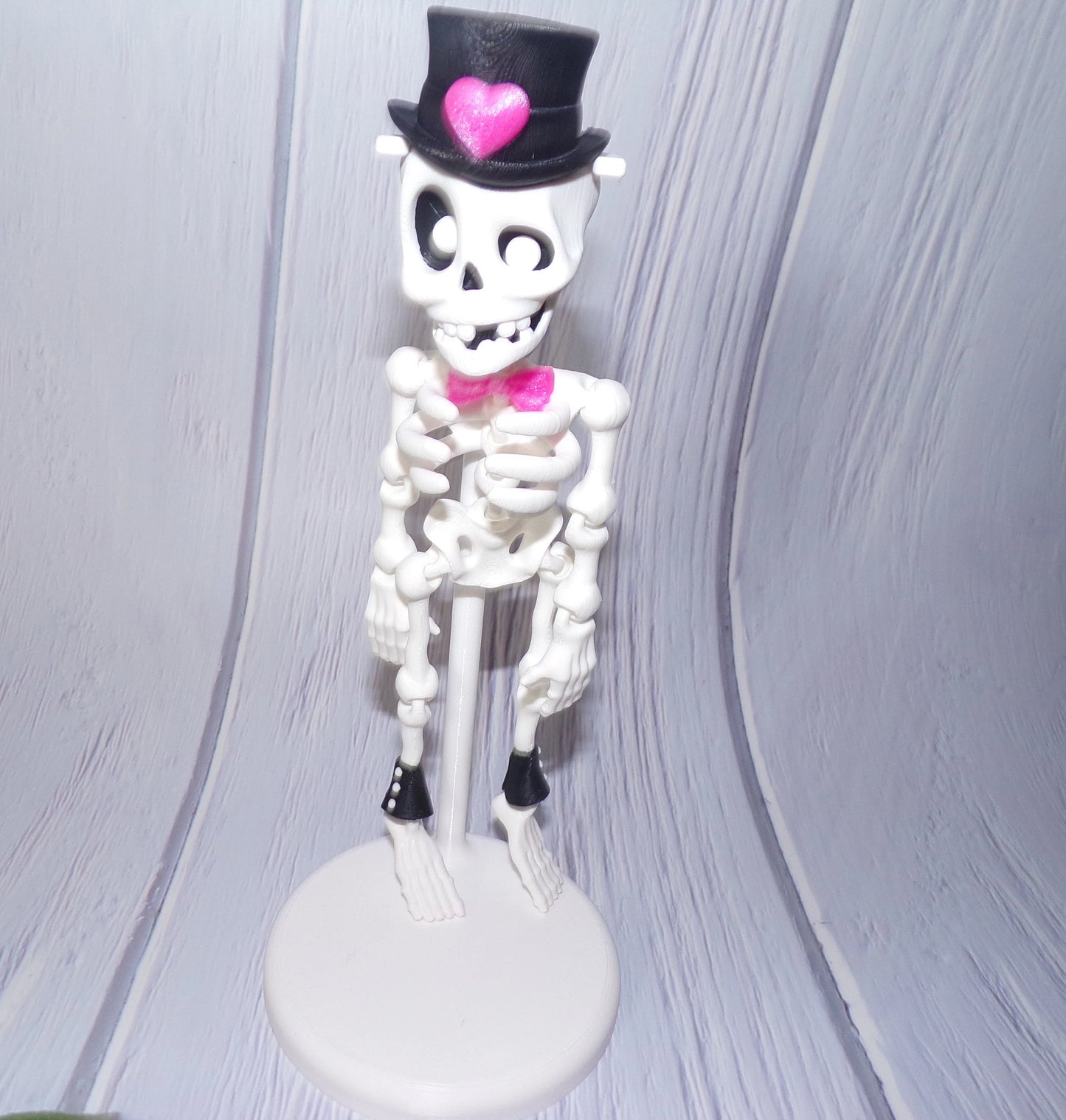 Dapper Skeleton (comes with custom stand) - Wonderland 3D Printing