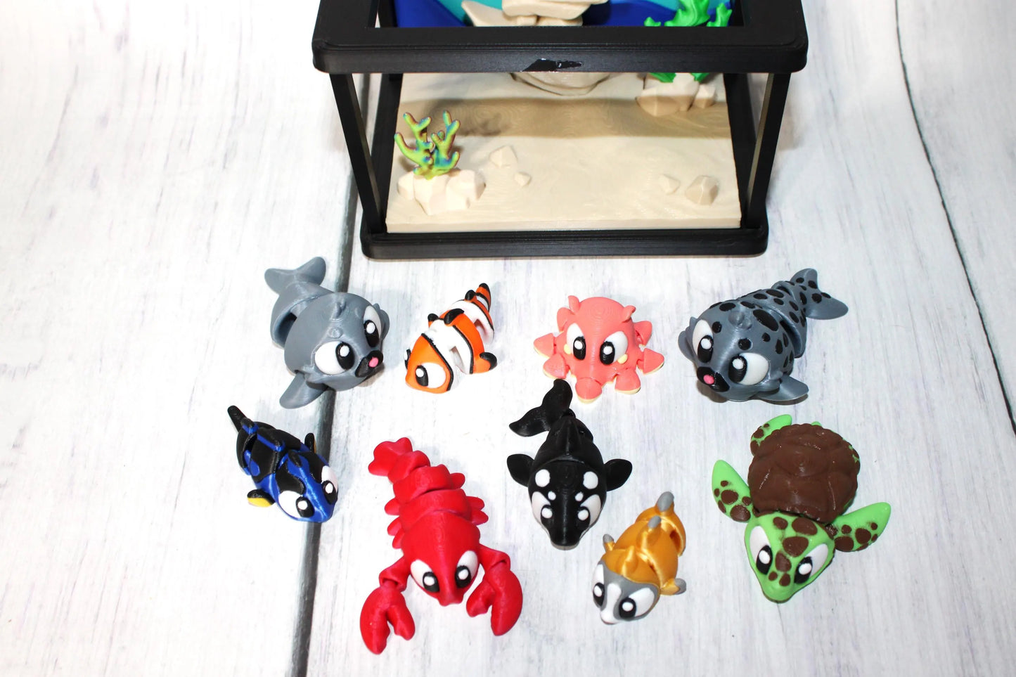 9 Flexi Tropical Fish with Fish Tank -3 Tropical Fish, 1 Octopus, 1 Killer Whale, 2 Seals,1 Lobster and 1 Sea Turtle-3D Printed Flexi Fidget - Wonderland 3D Printing