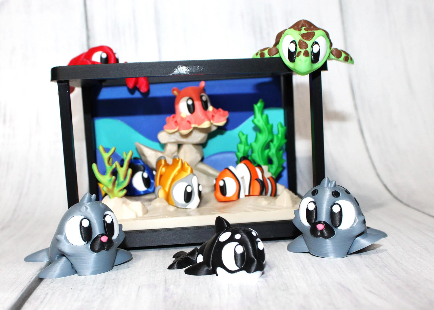 9 Flexi Tropical Fish with Fish Tank -3 Tropical Fish, 1 Octopus, 1 Killer Whale, 2 Seals,1 Lobster and 1 Sea Turtle-3D Printed Flexi Fidget - Wonderland 3D Printing