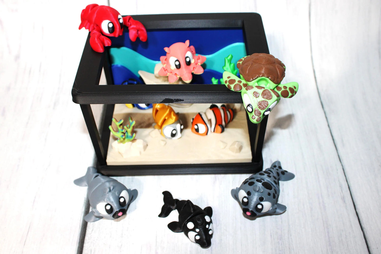 9 Flexi Tropical Fish with Fish Tank -3 Tropical Fish, 1 Octopus, 1 Killer Whale, 2 Seals,1 Lobster and 1 Sea Turtle-3D Printed Flexi Fidget - Wonderland 3D Printing