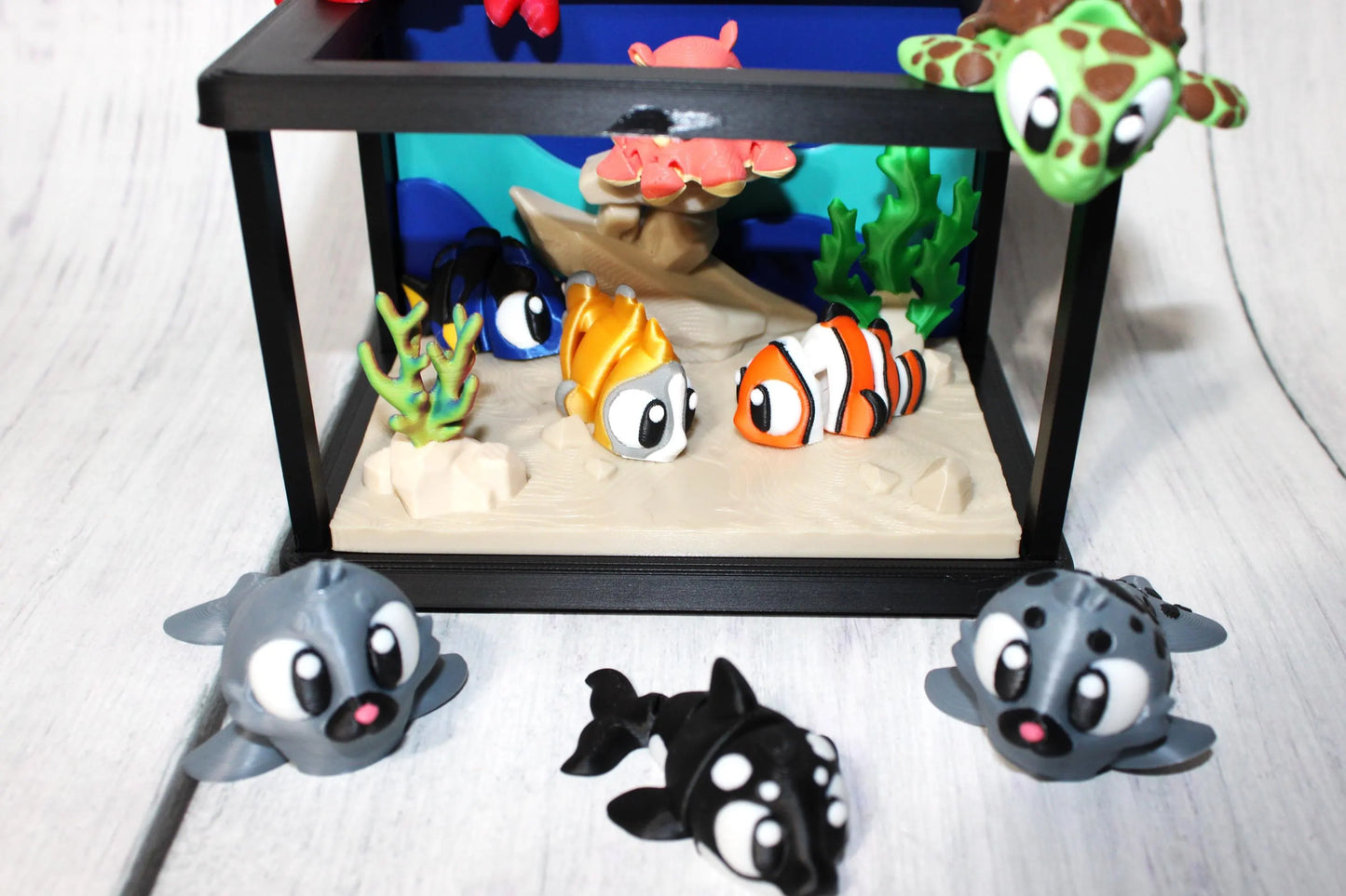 9 Flexi Tropical Fish with Fish Tank -3 Tropical Fish, 1 Octopus, 1 Killer Whale, 2 Seals,1 Lobster and 1 Sea Turtle-3D Printed Flexi Fidget - Wonderland 3D Printing