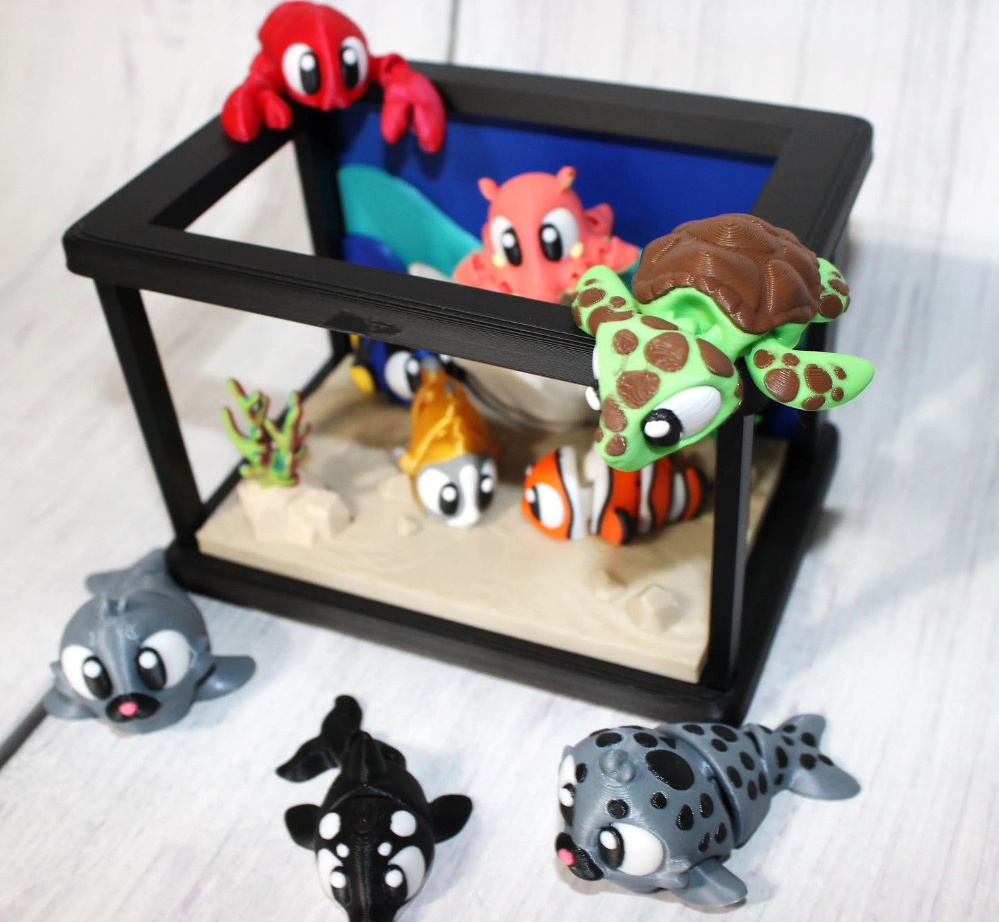 9 Flexi Tropical Fish with Fish Tank -3 Tropical Fish, 1 Octopus, 1 Killer Whale, 2 Seals,1 Lobster and 1 Sea Turtle-3D Printed Flexi Fidget - Wonderland 3D Printing