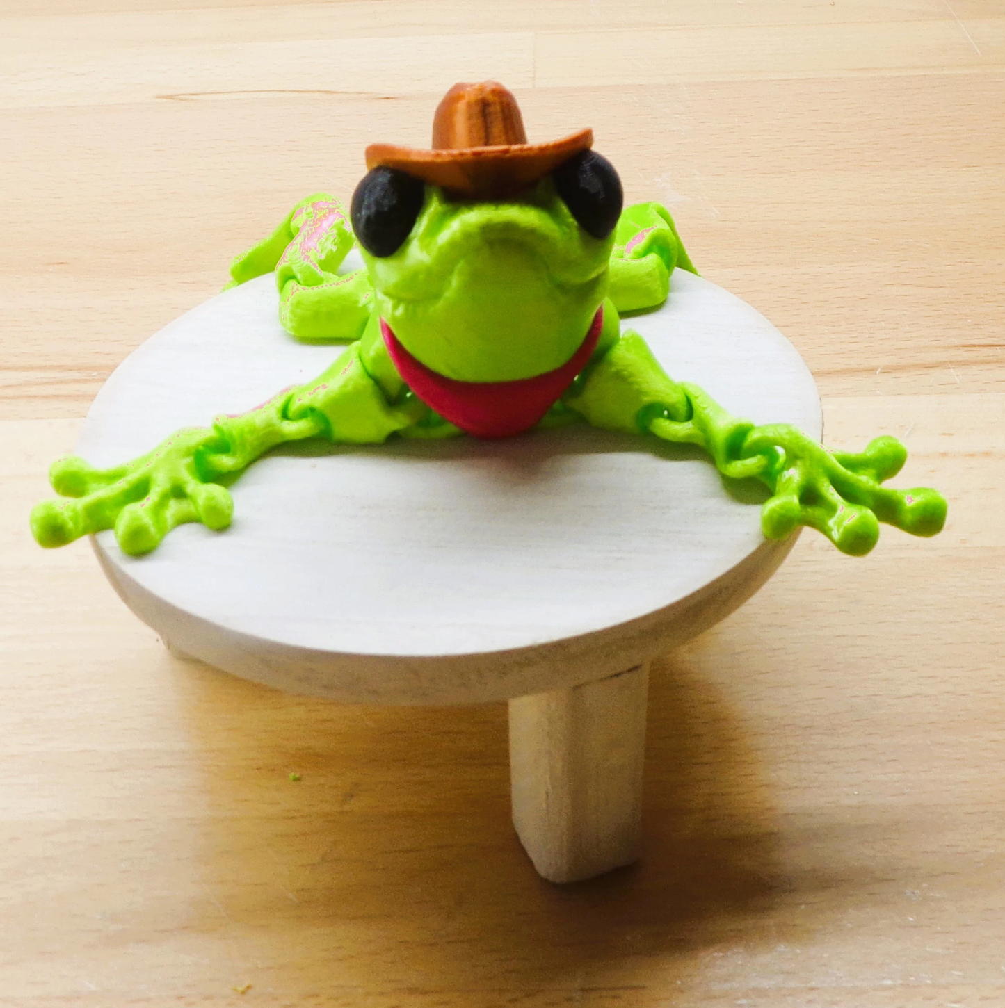 Cowboy Frog: 3D Printed Articulated Fidget Toy - Wonderland 3D Printing