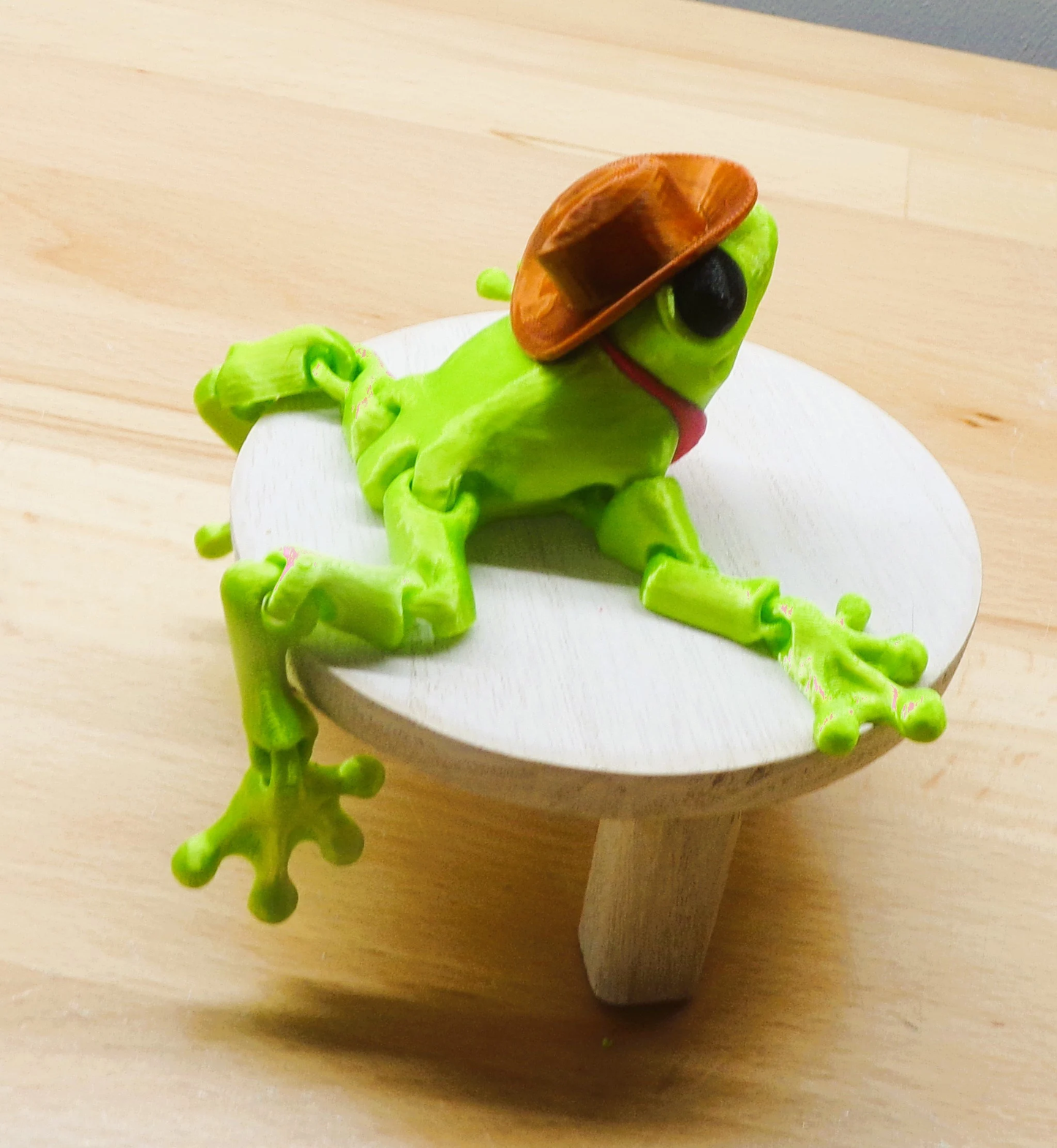 Cowboy Frog: 3D Printed Articulated Fidget Toy - Wonderland 3D Printing