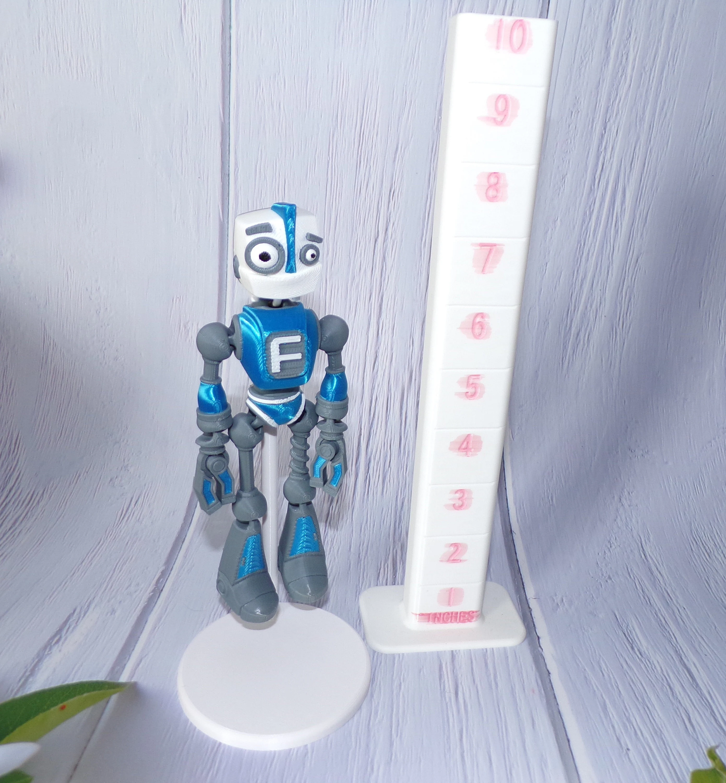 Robot: 3d Printed Articulated Robot with Custom Stand - Wonderland 3D Printing