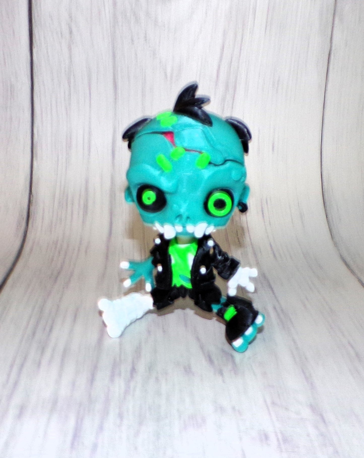 Zombie with Detachable Head and Brain - Wonderland 3D Printing 