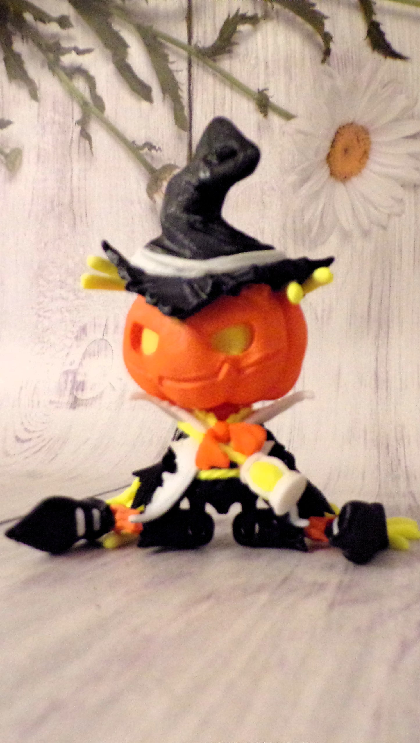 Jack-o-Lantern with Stand 3D Printed Articulated Figurine - Wonderland 3D Printing 