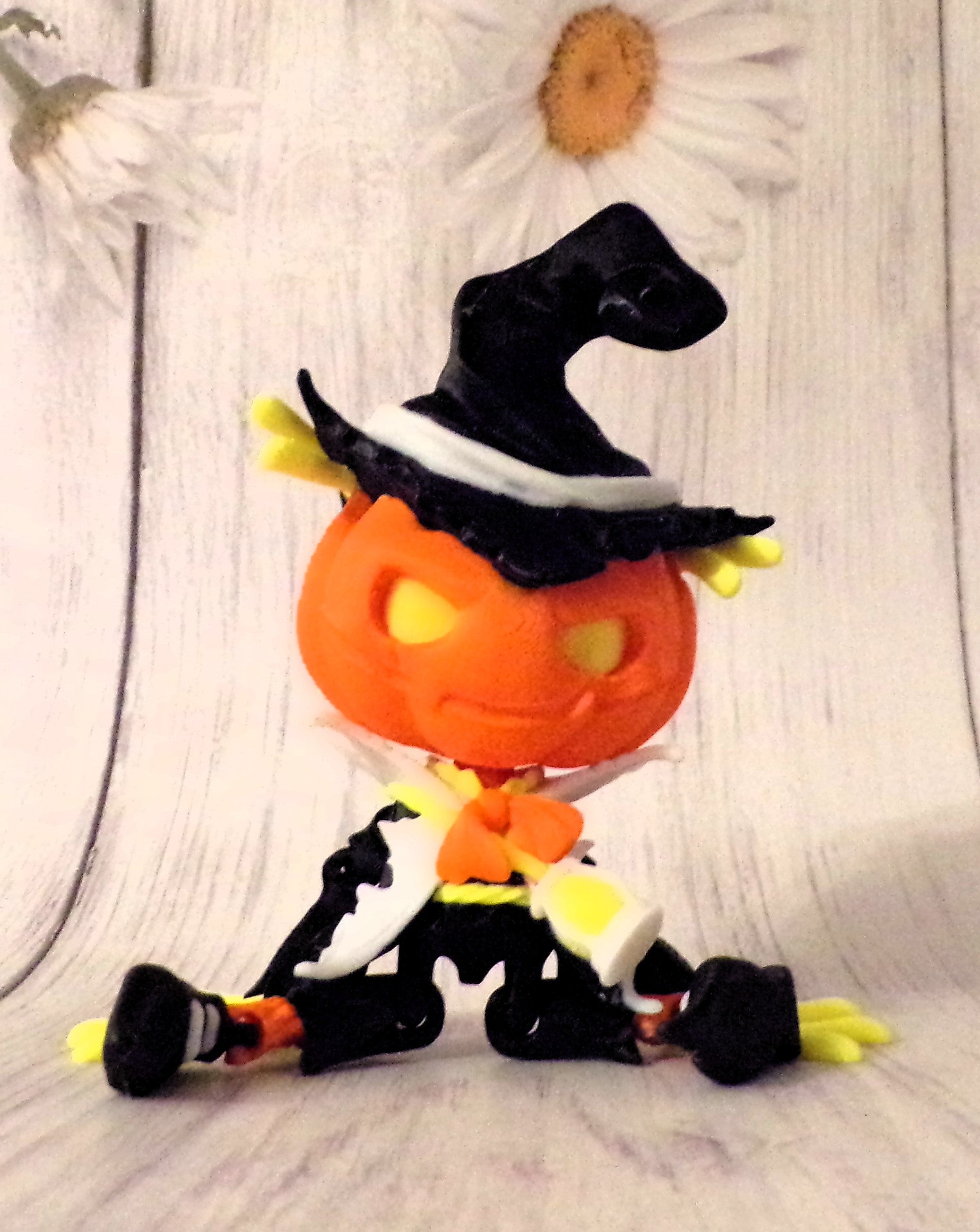 Jack-o-Lantern with Stand 3D Printed Articulated Figurine - Wonderland 3D Printing 