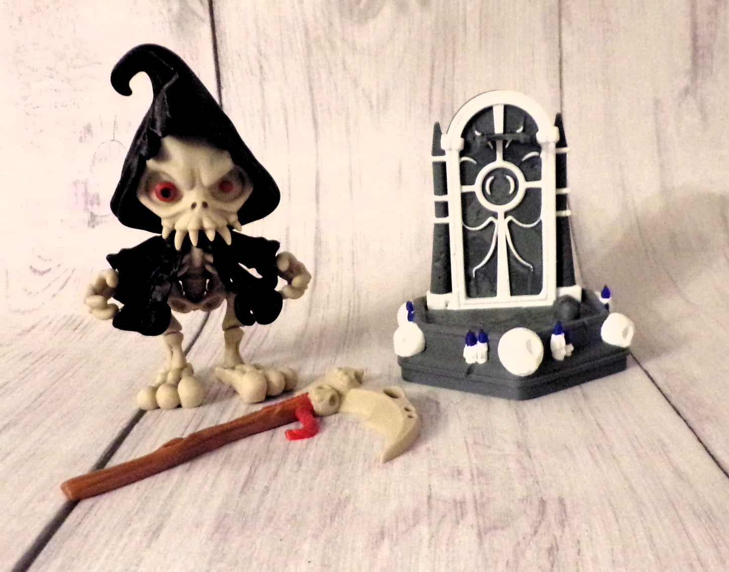 Grim Reaper with Staff, Stand Options Available, 3d printed Articulated Figurine - Wonderland 3D Printing 