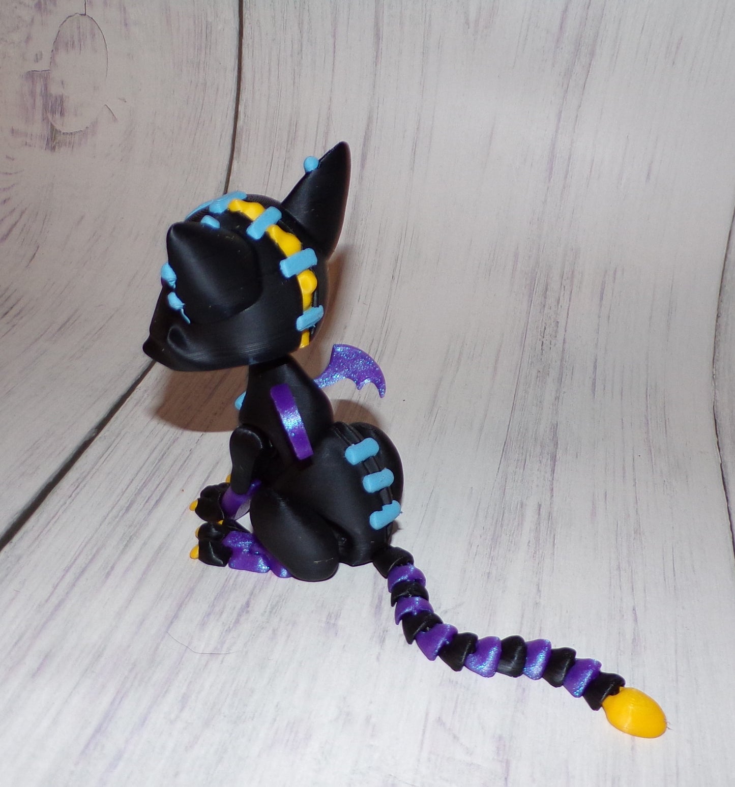 Spooky Twisty Cat 3d printed Articulated Figurine - Wonderland 3D Printing 