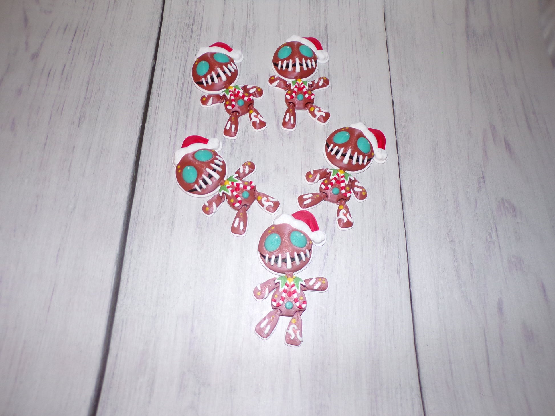 Twisted Gingerbread Man Ornament 3d printed Articulated Figurine - Wonderland 3D Printing 