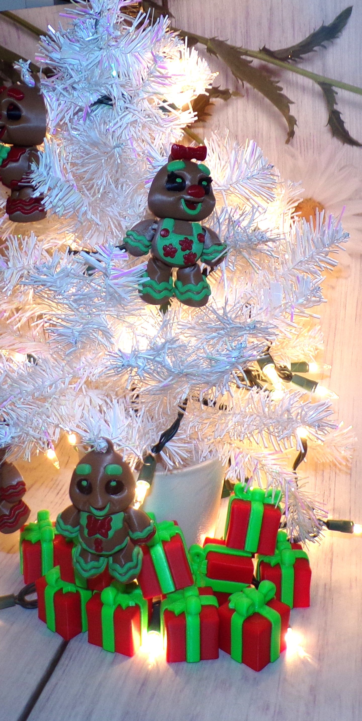 Gingerbread People 3D Printed Articulated Figurine also offered in Ornaments - Wonderland 3D Printing 