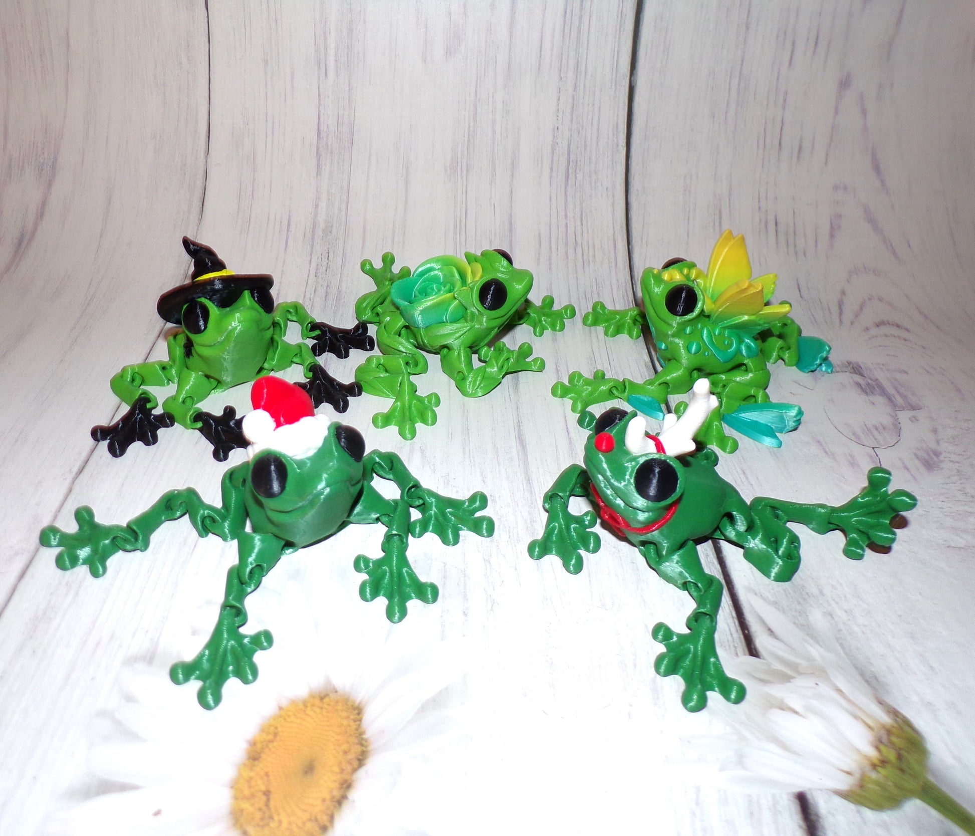 Costume Frogs, 3D Printed Articulated Fidget Toy - Wonderland 3D Printing 