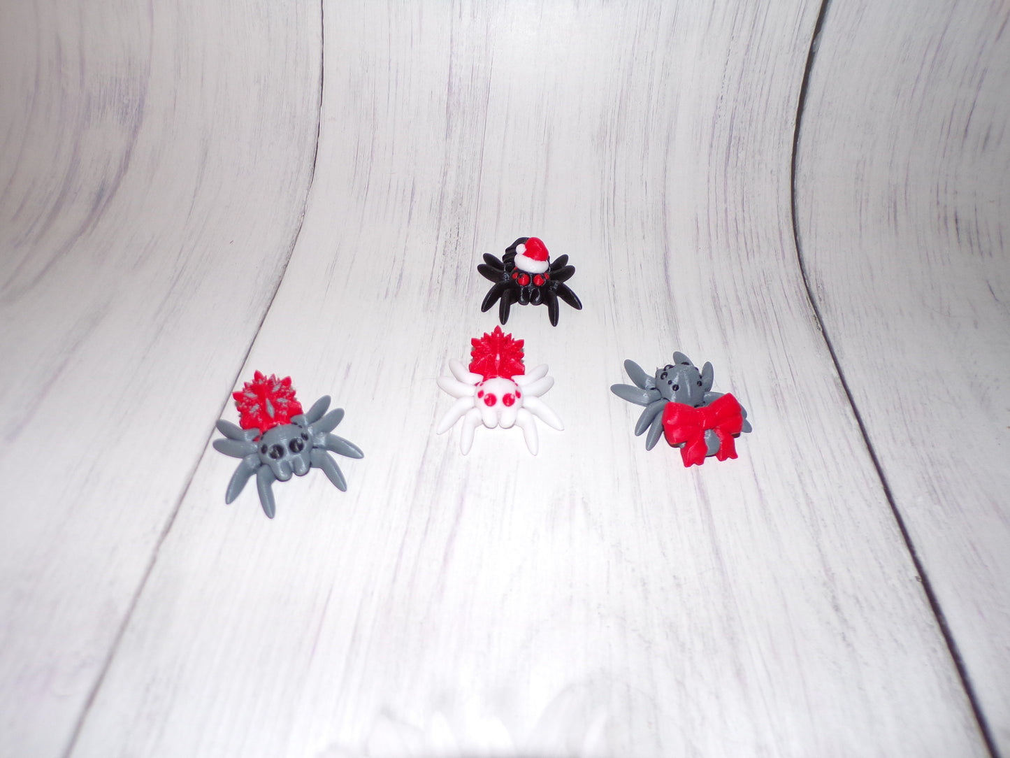 Christmas Spiders 3D Printed Articulated Figurines - Wonderland 3D Printing 