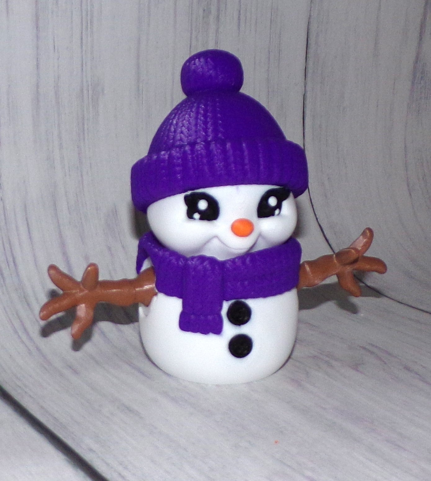 Snowman with interchange hats (comes with a Santa hat and a Knitted hat) - Wonderland 3D Printing 