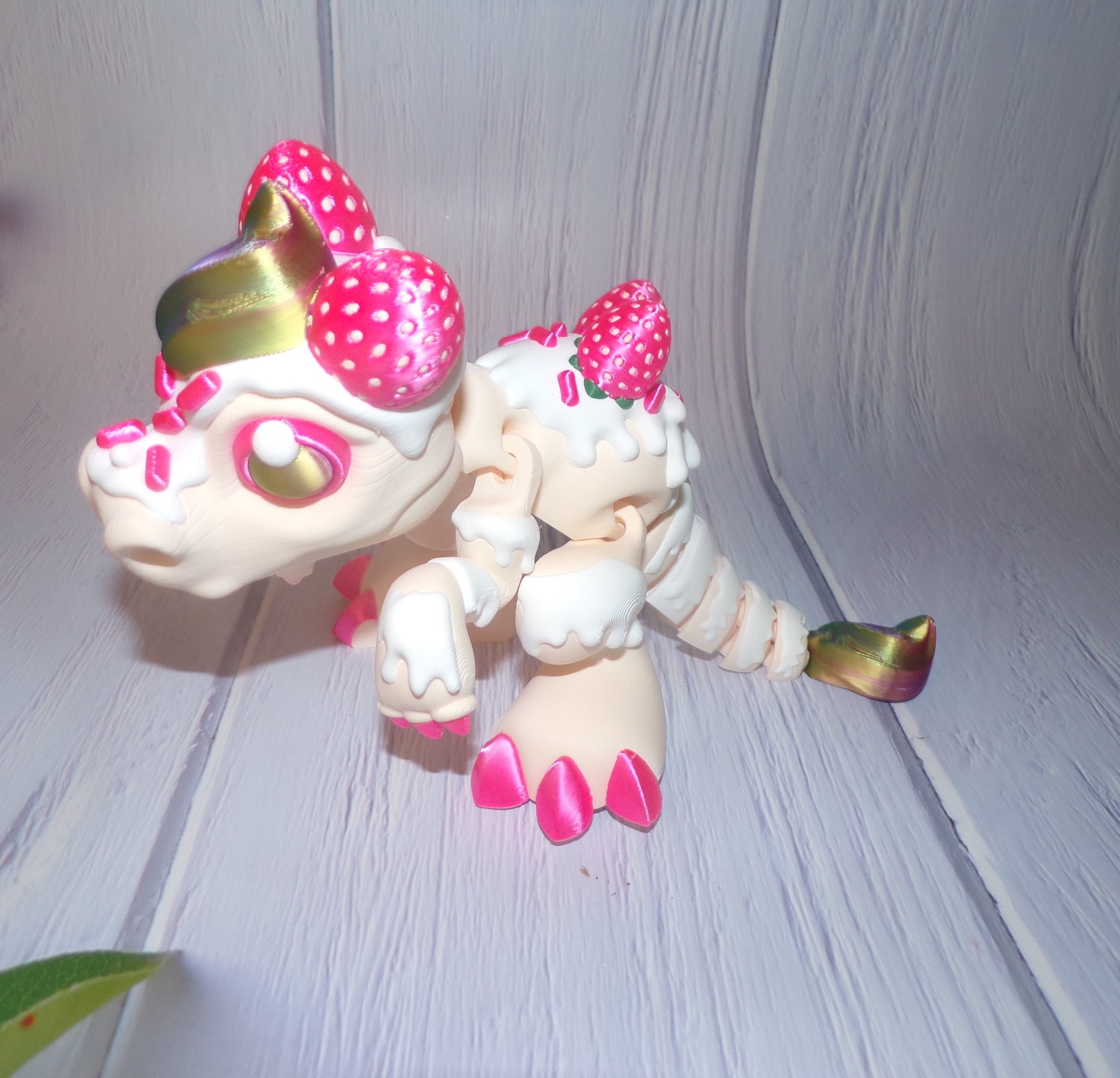 Cupcake Dragon:3D Printed Fully Articulated Cupcake Dragon - Wonderland 3D Printing 