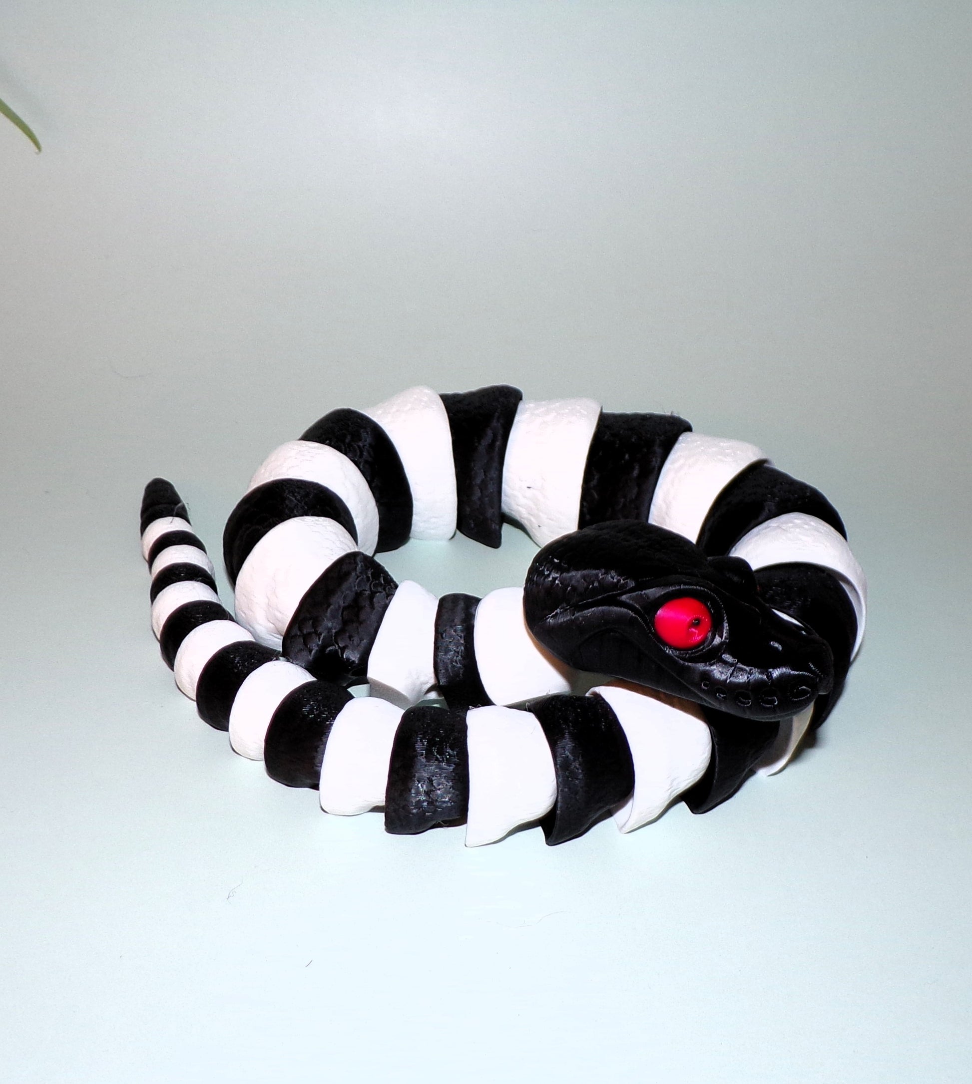 Choose Any Color Combo, Crazy Snake, Articulated Snake, Fidget Snake, 3D Printed Snake - Wonderland 3D Printing 