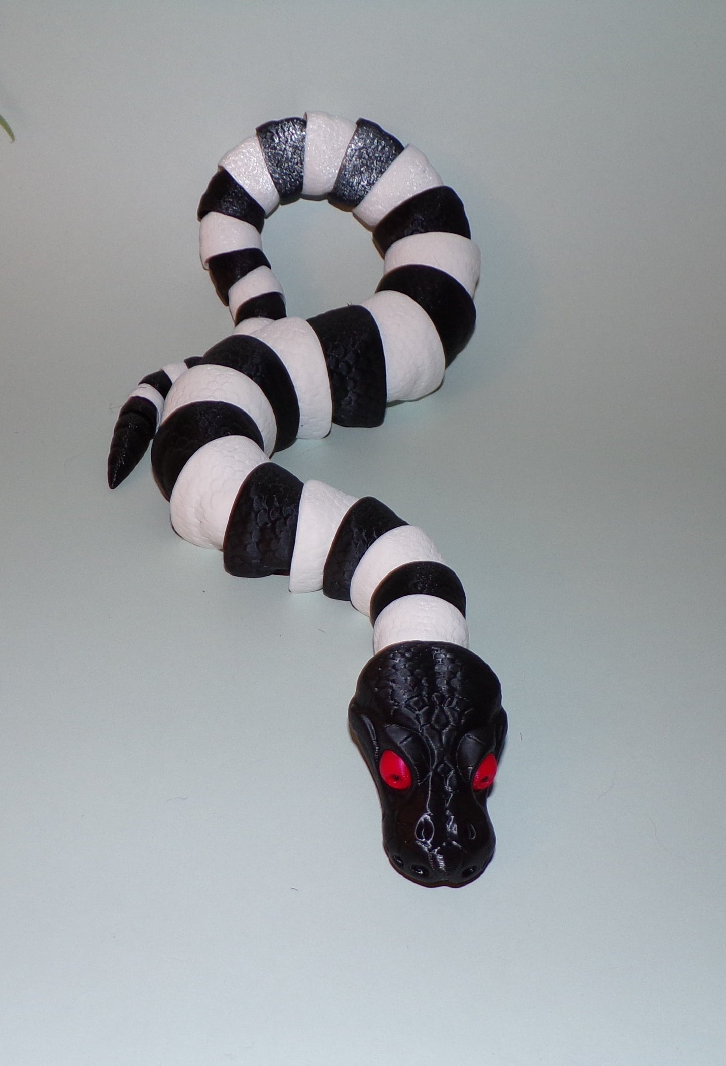 Choose Any Color Combo, Crazy Snake, Articulated Snake, Fidget Snake, 3D Printed Snake - Wonderland 3D Printing 