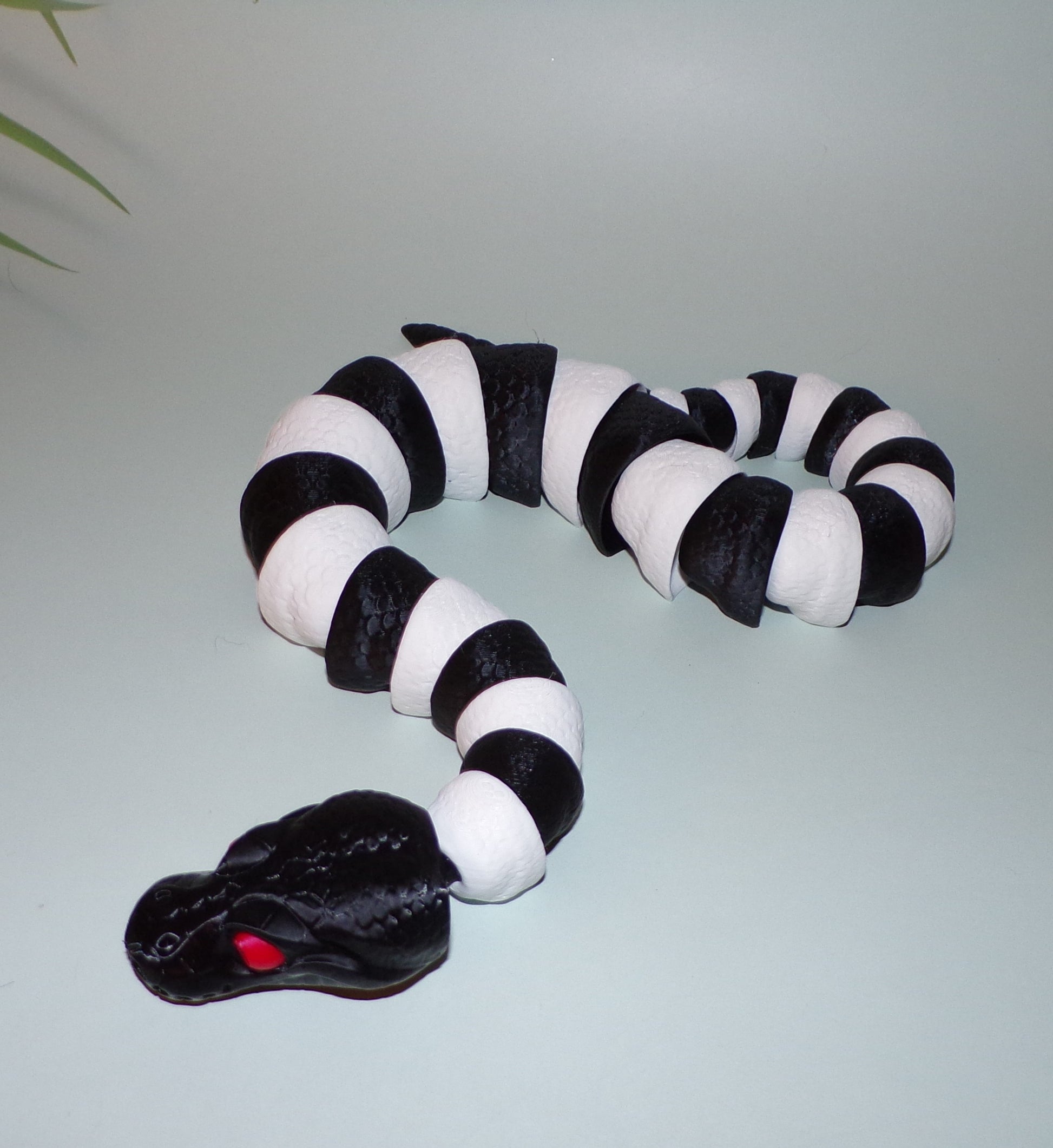 Choose Any Color Combo, Crazy Snake, Articulated Snake, Fidget Snake, 3D Printed Snake - Wonderland 3D Printing 