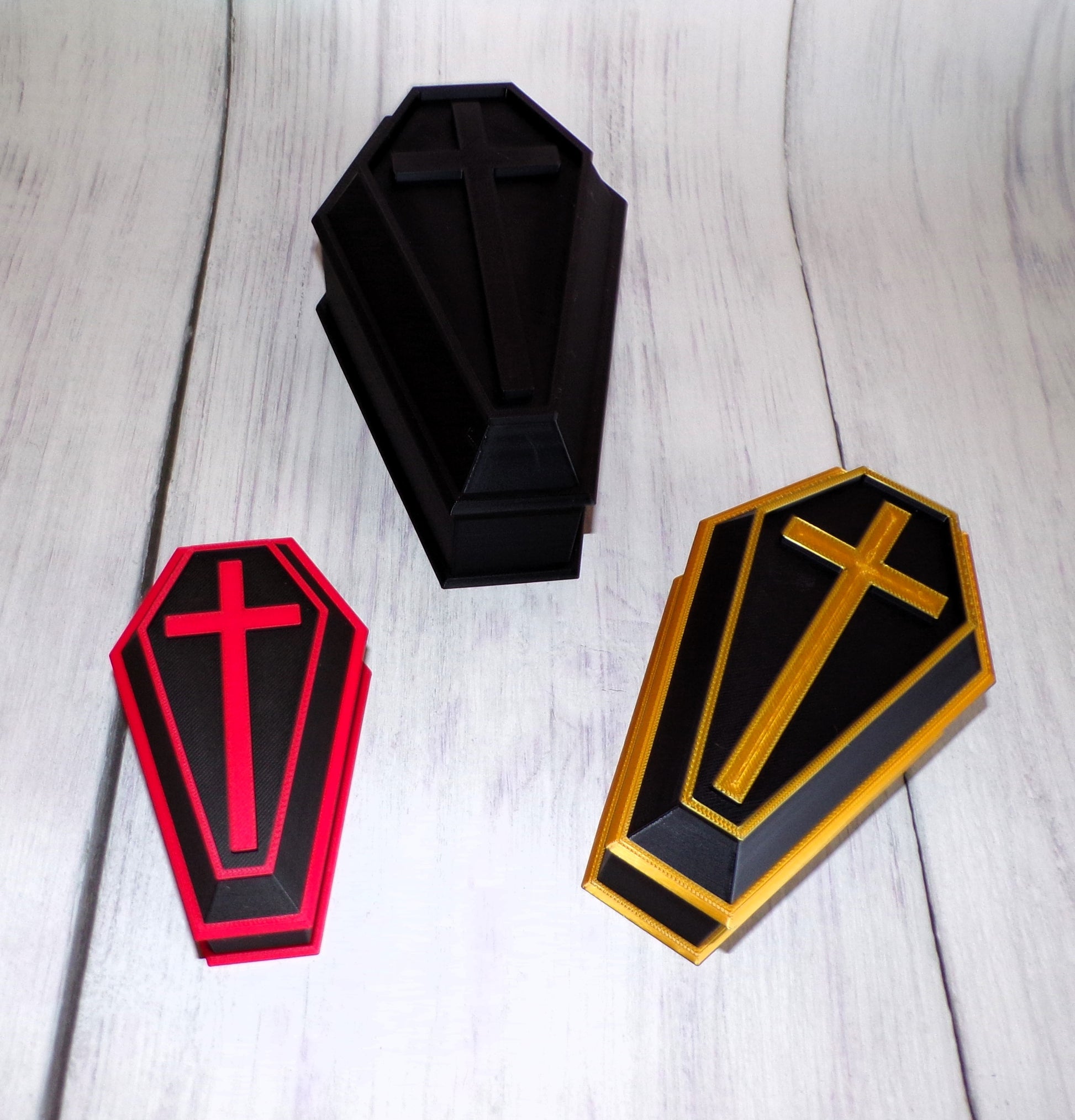 Classic Halloween Coffin: 3D Printed Coffin Comes With Minis - Wonderland 3D Printing 