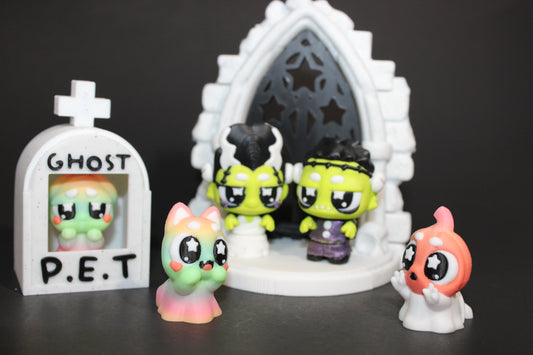 3D Printed Flexi Gothic Crypt Showcase-Includes Frankenstein and Bride, along with a ghost pet tombstone and two ghost pets.