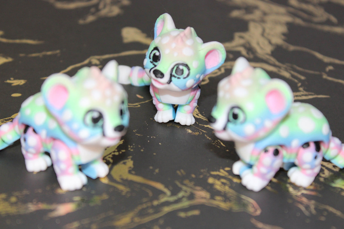 Baby Cheetah or Baby Snow Leopard 3D Printed Articulated Flexi Fidget Figurine - Wonderland 3D Printing 
