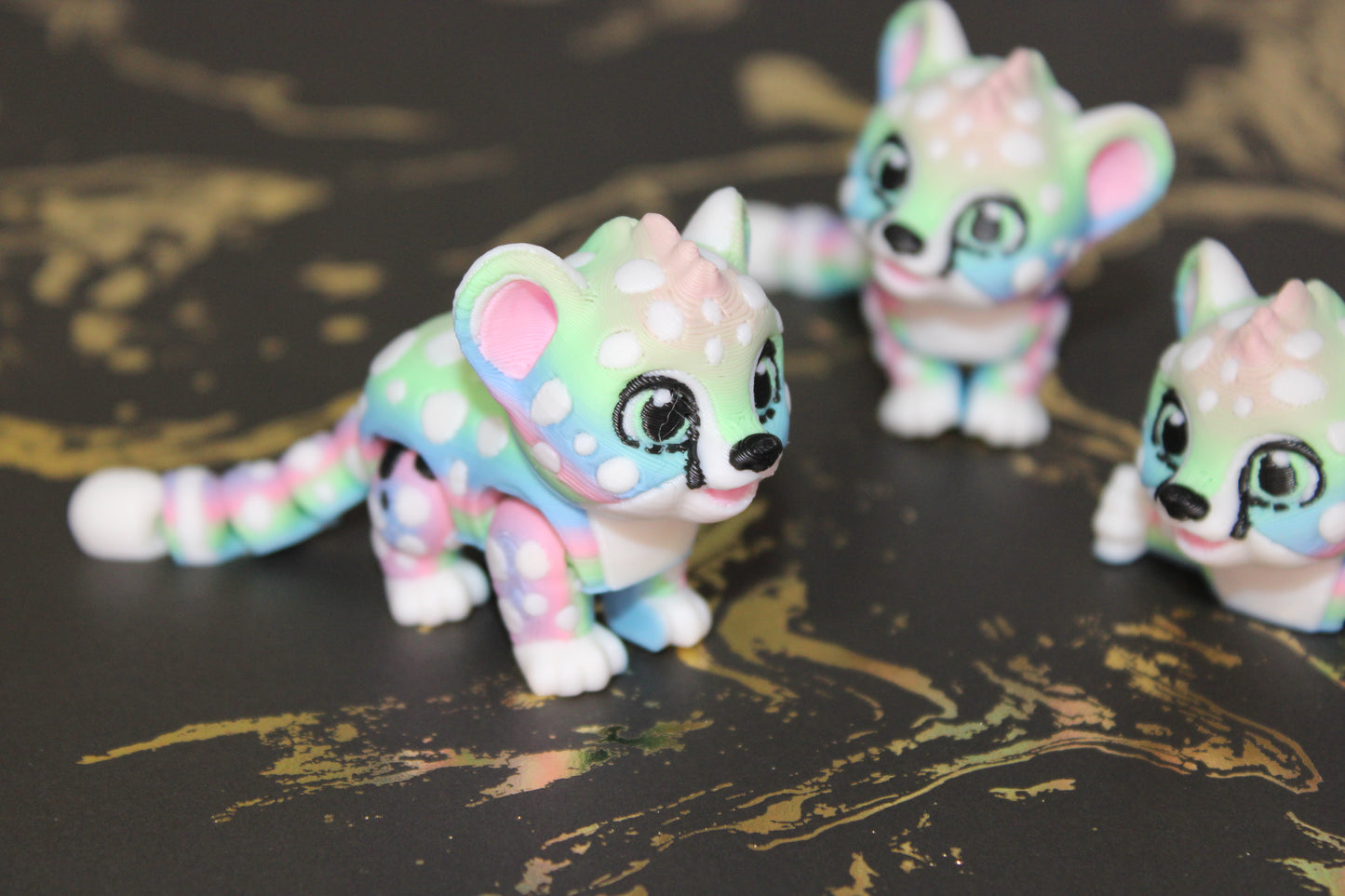 Baby Cheetah or Baby Snow Leopard 3D Printed Articulated Flexi Fidget Figurine - Wonderland 3D Printing 