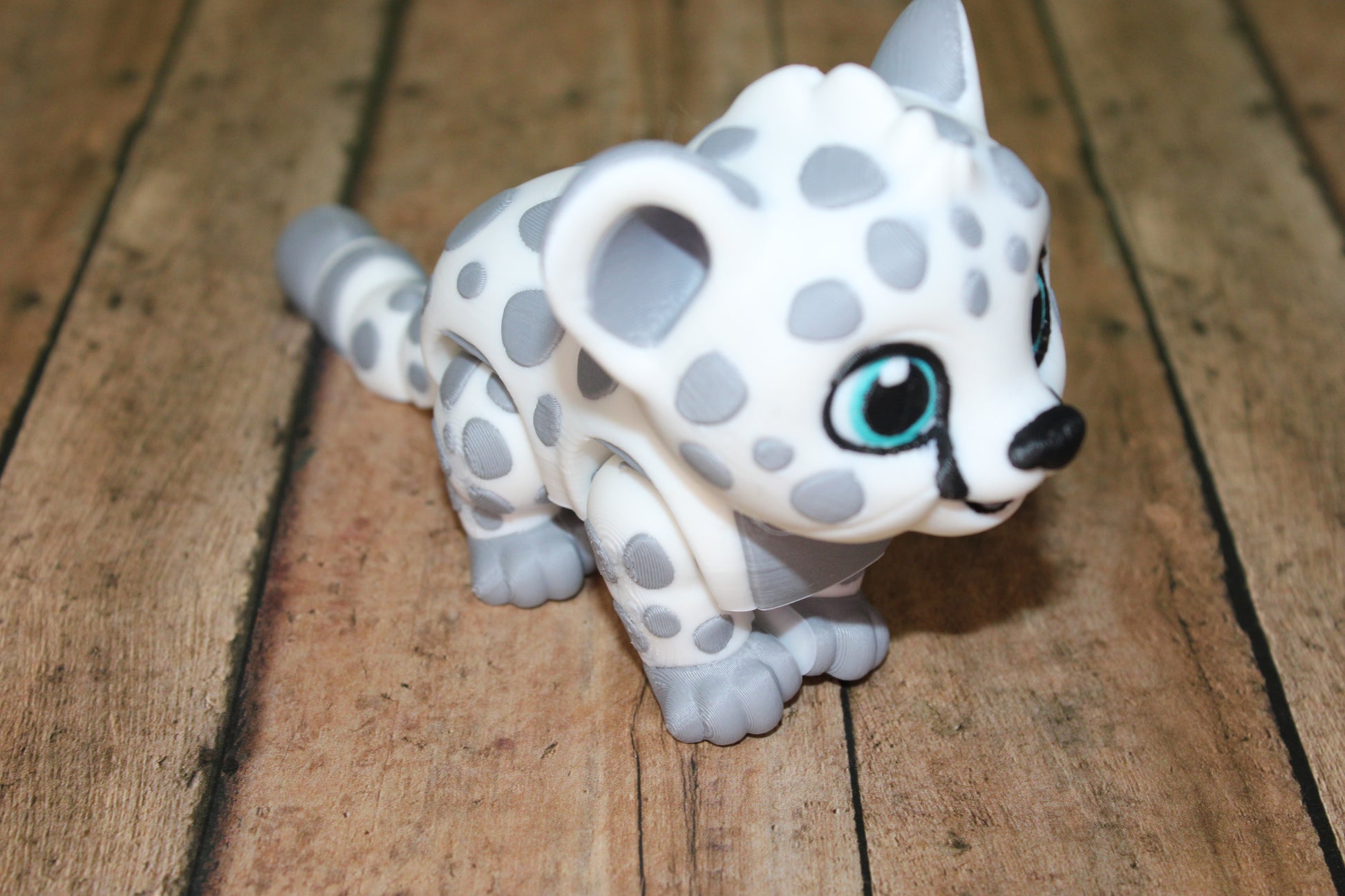 Baby Cheetah or Baby Snow Leopard 3D Printed Articulated Flexi Fidget Figurine - Wonderland 3D Printing 