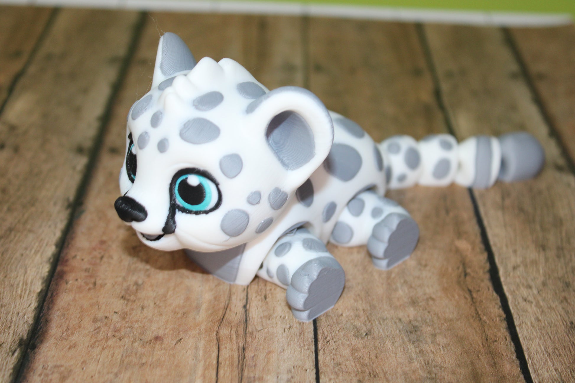 Baby Cheetah or Baby Snow Leopard 3D Printed Articulated Flexi Fidget Figurine - Wonderland 3D Printing 