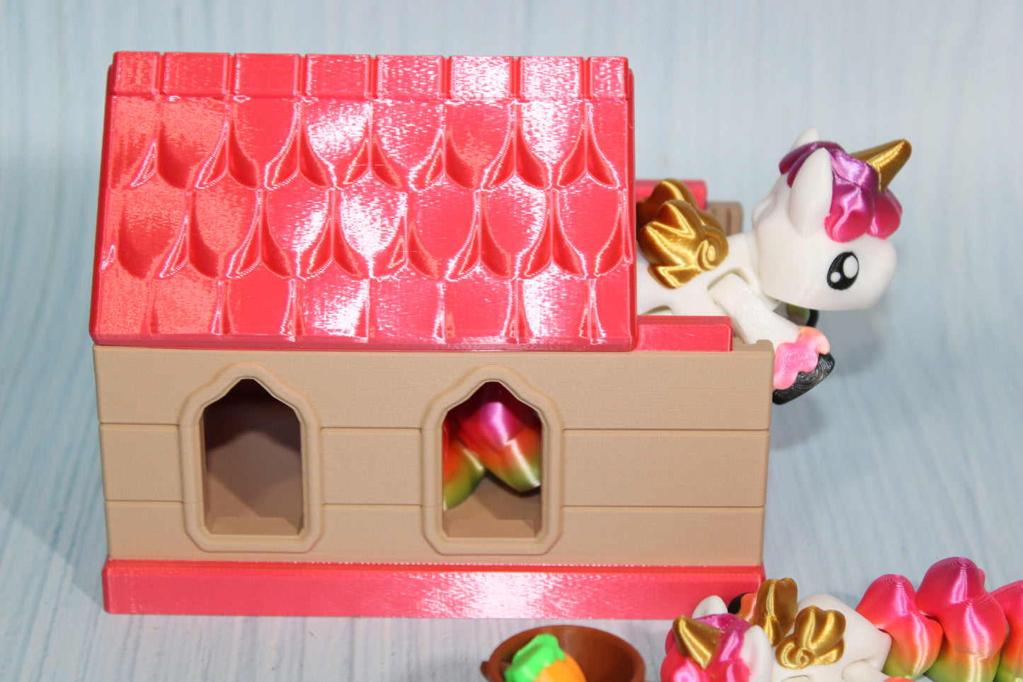 Unicorn Pony with Stable - 3D Printed - Wonderland 3D Printing 