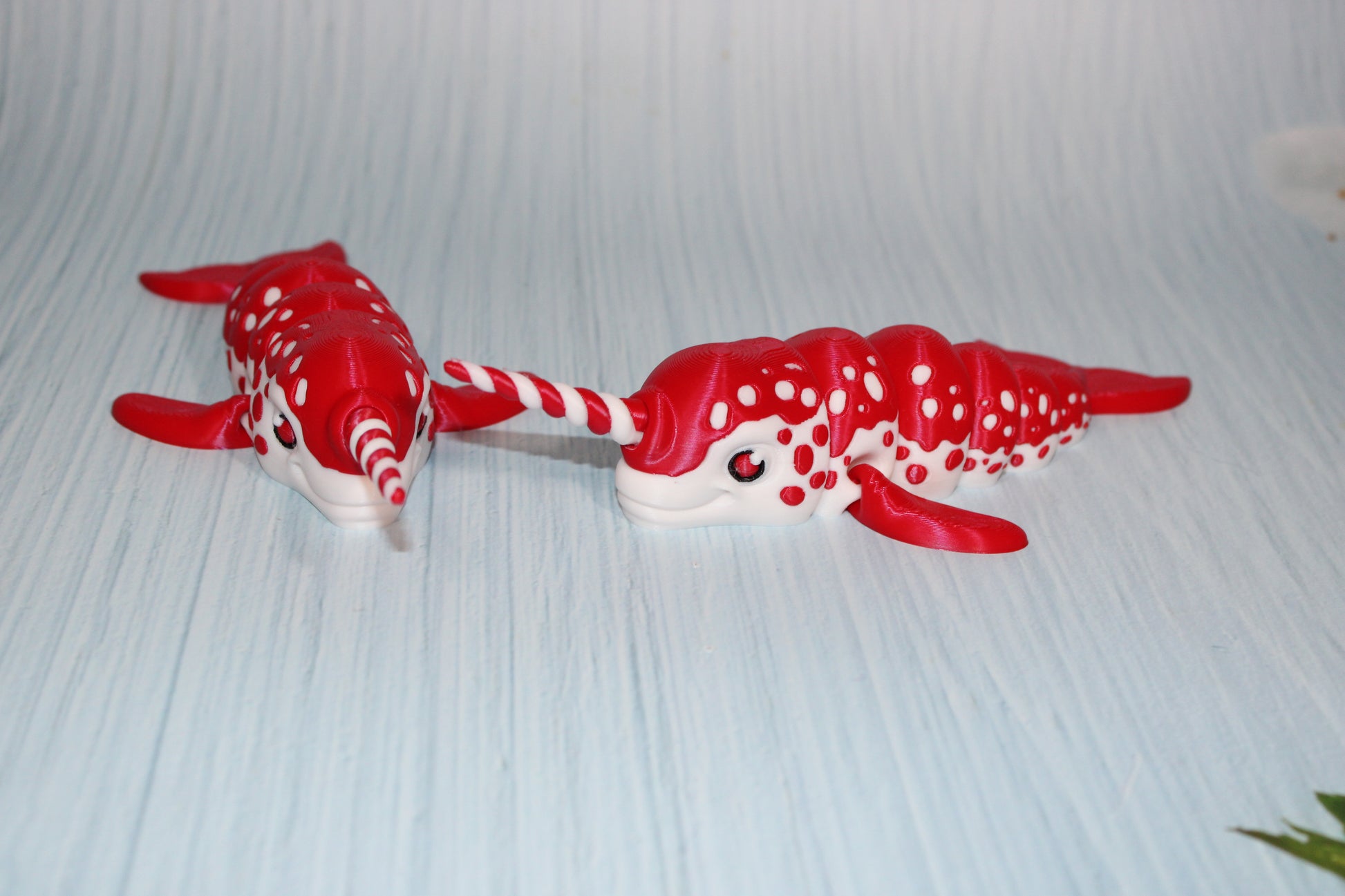 Killer whale or Narwhal Christmas Edition 3D Printed Articulated Flexi Fidget Figurine - Wonderland 3D Printing 