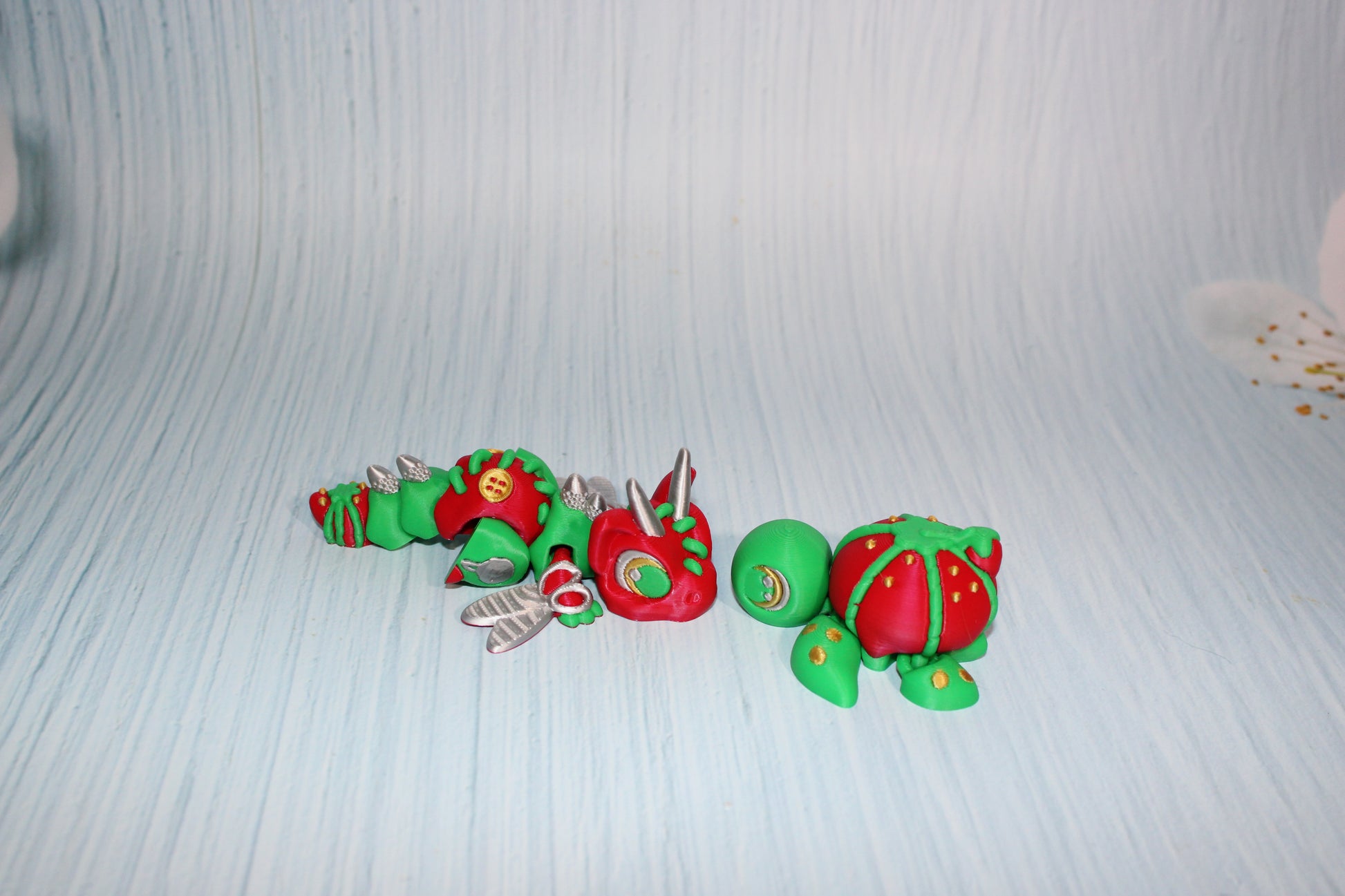 3D Printed Articulated Sewing Turtle and Dragon Fidget Toy- Both Included - Wonderland 3D Printing 