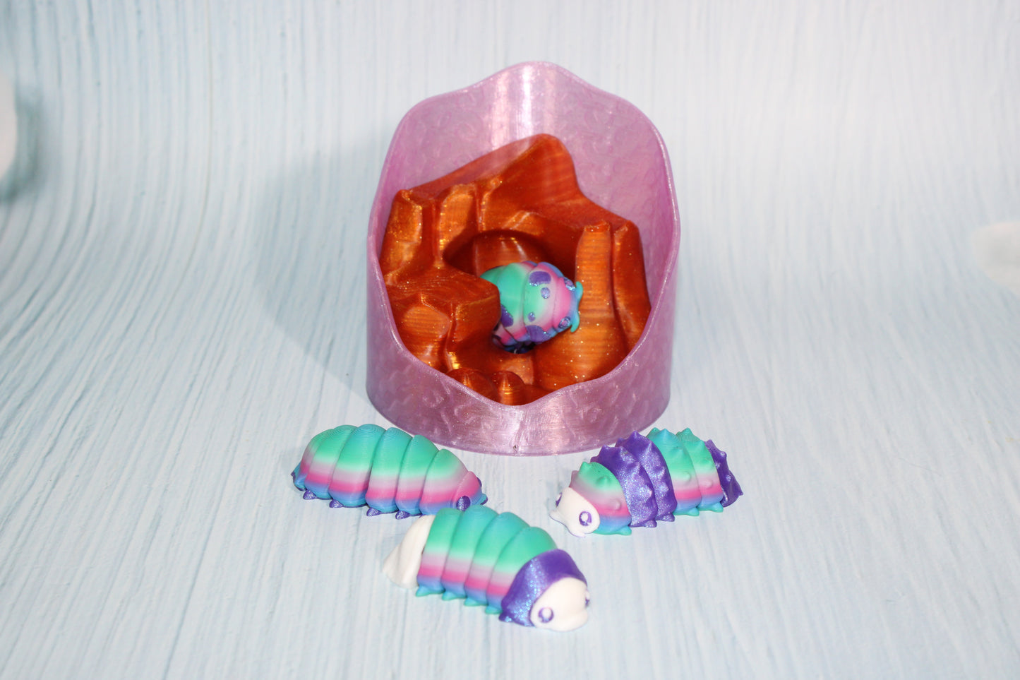 Mini Isopod and Terrarium- 3D Printed- Everything included - Wonderland 3D Printing 