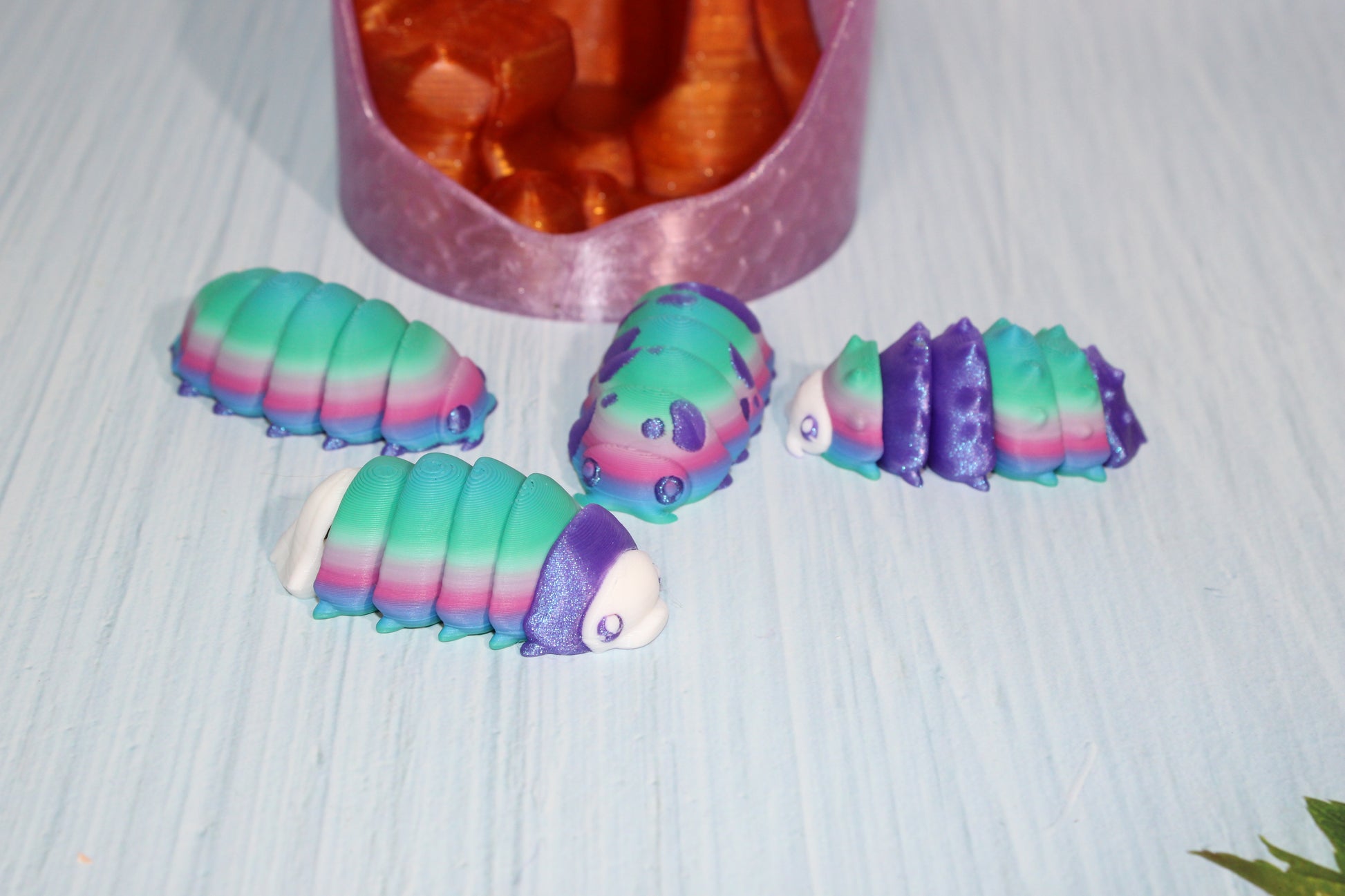 Mini Isopod and Terrarium- 3D Printed- Everything included - Wonderland 3D Printing 