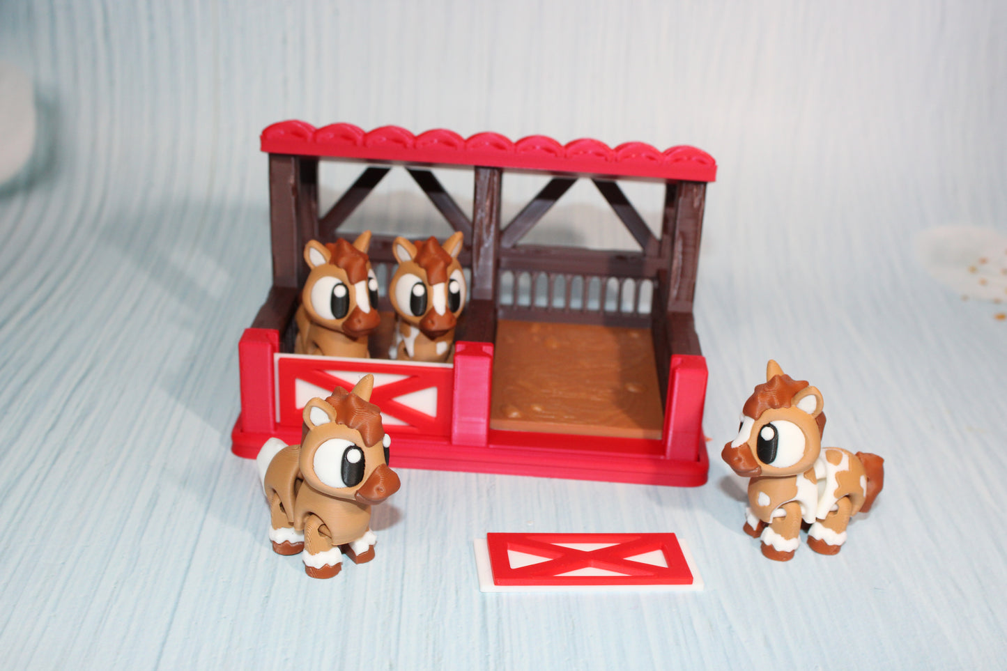 3D Printed Horses and stable: Articulated Fidget Toy- Everything Included-5 piece set - Wonderland 3D Printing 