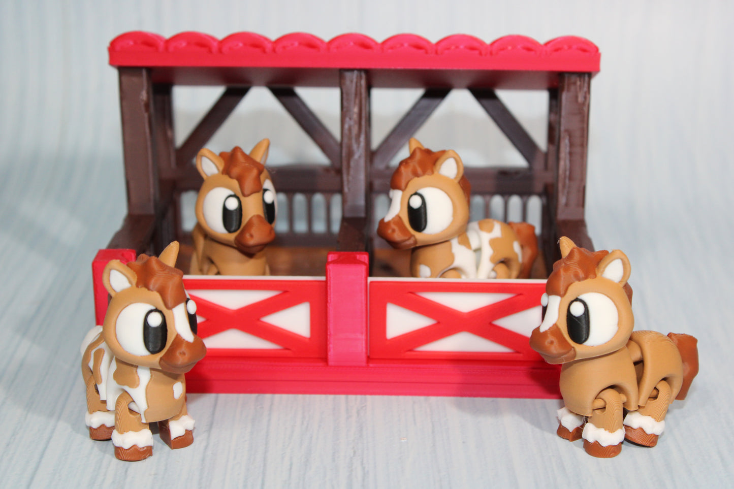 3D Printed Horses and stable: Articulated Fidget Toy- Everything Included-5 piece set - Wonderland 3D Printing 