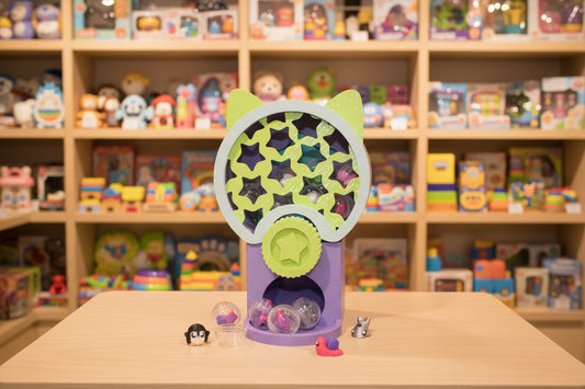 Tiny Vending Machine 3d printed with Minis - Wonderland 3D Printing 