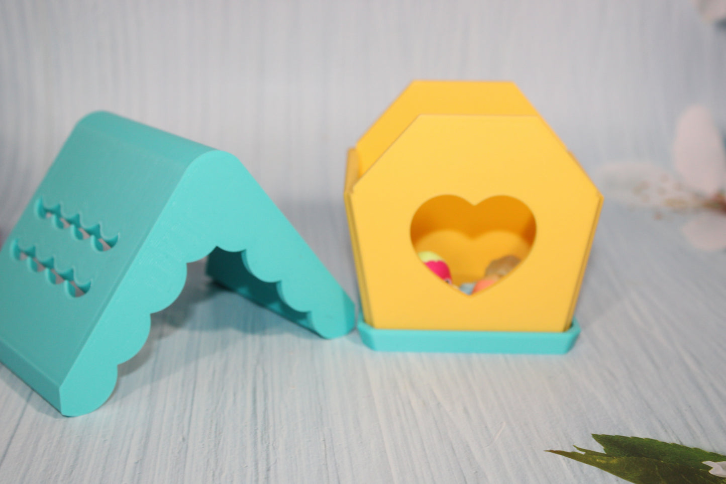 Love Birds and Friends with Swinging Basket or House Options-3d printed - Wonderland 3D Printing 