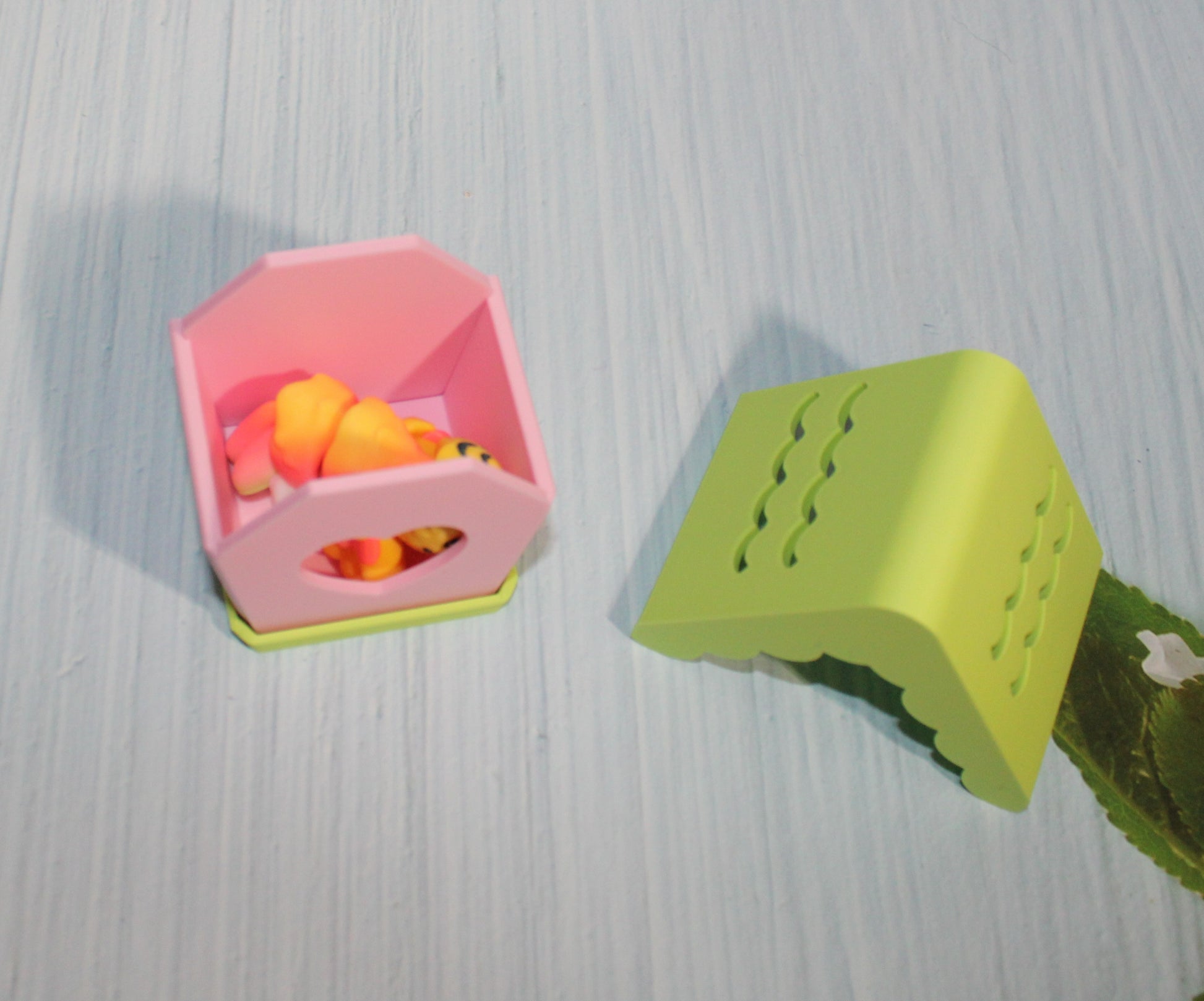 Love Birds and Friends with Swinging Basket or House Options-3d printed - Wonderland 3D Printing 