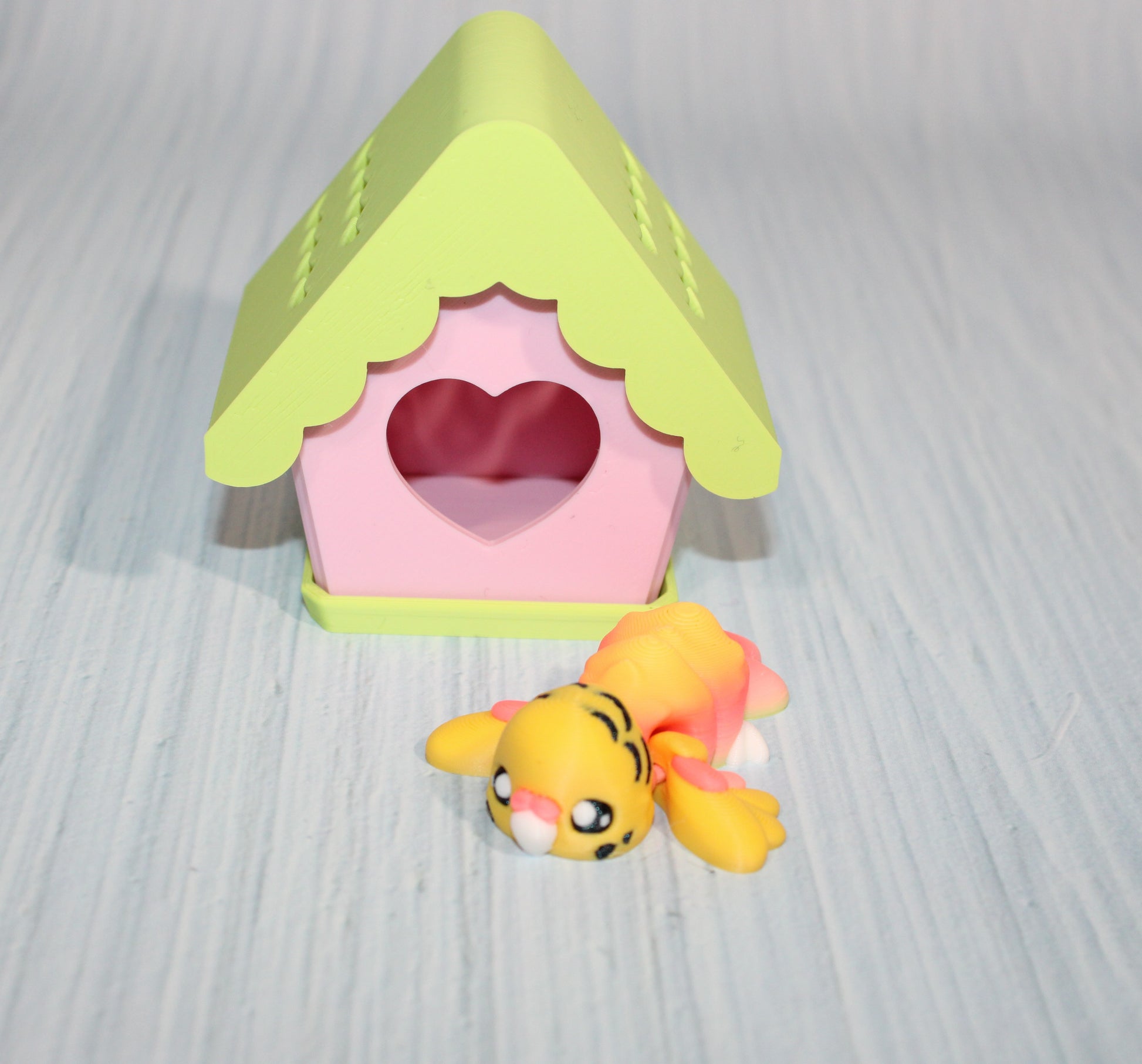 Love Birds and Friends with Swinging Basket or House Options-3d printed - Wonderland 3D Printing 